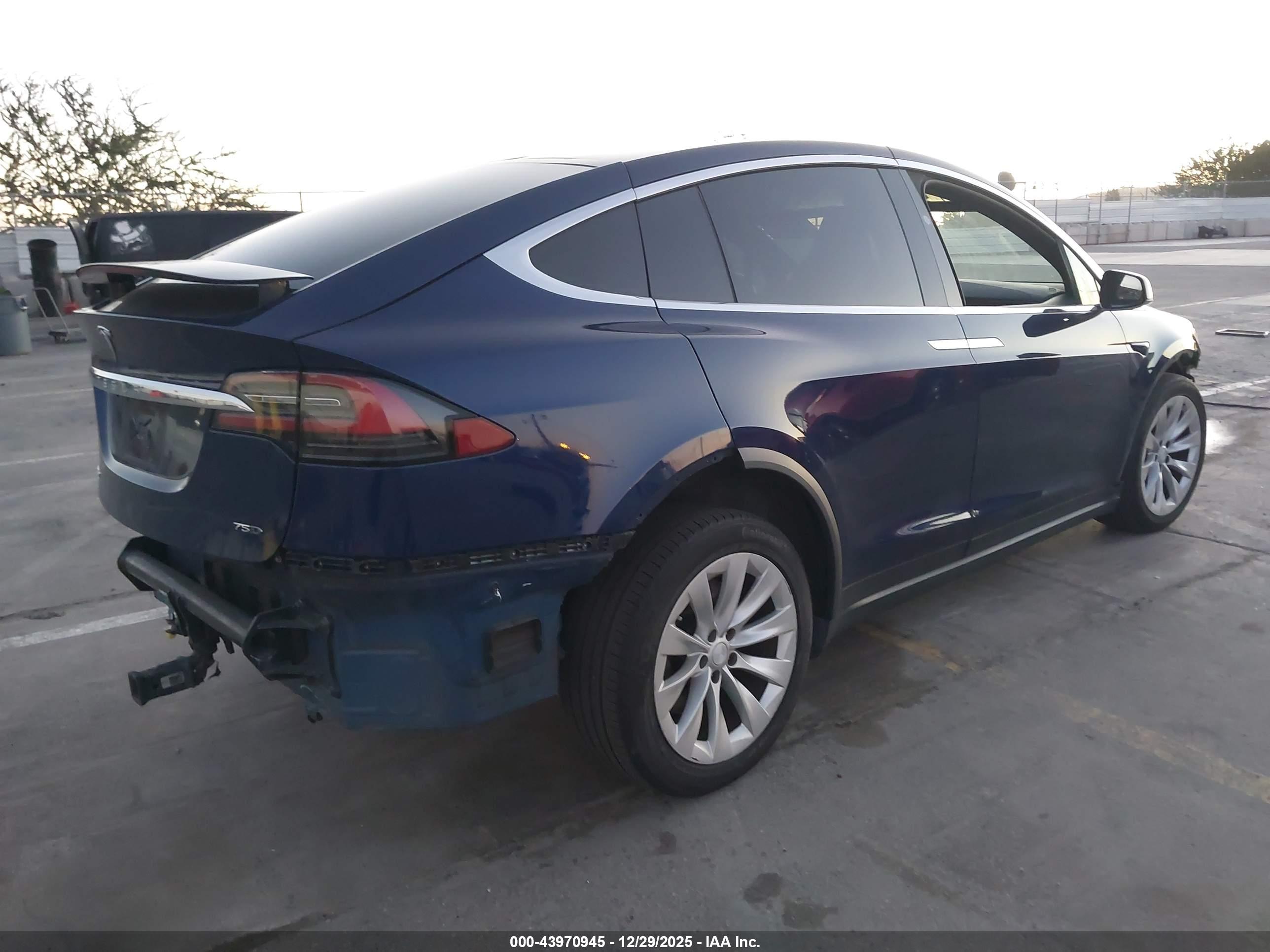 TESLA MODEL image 4