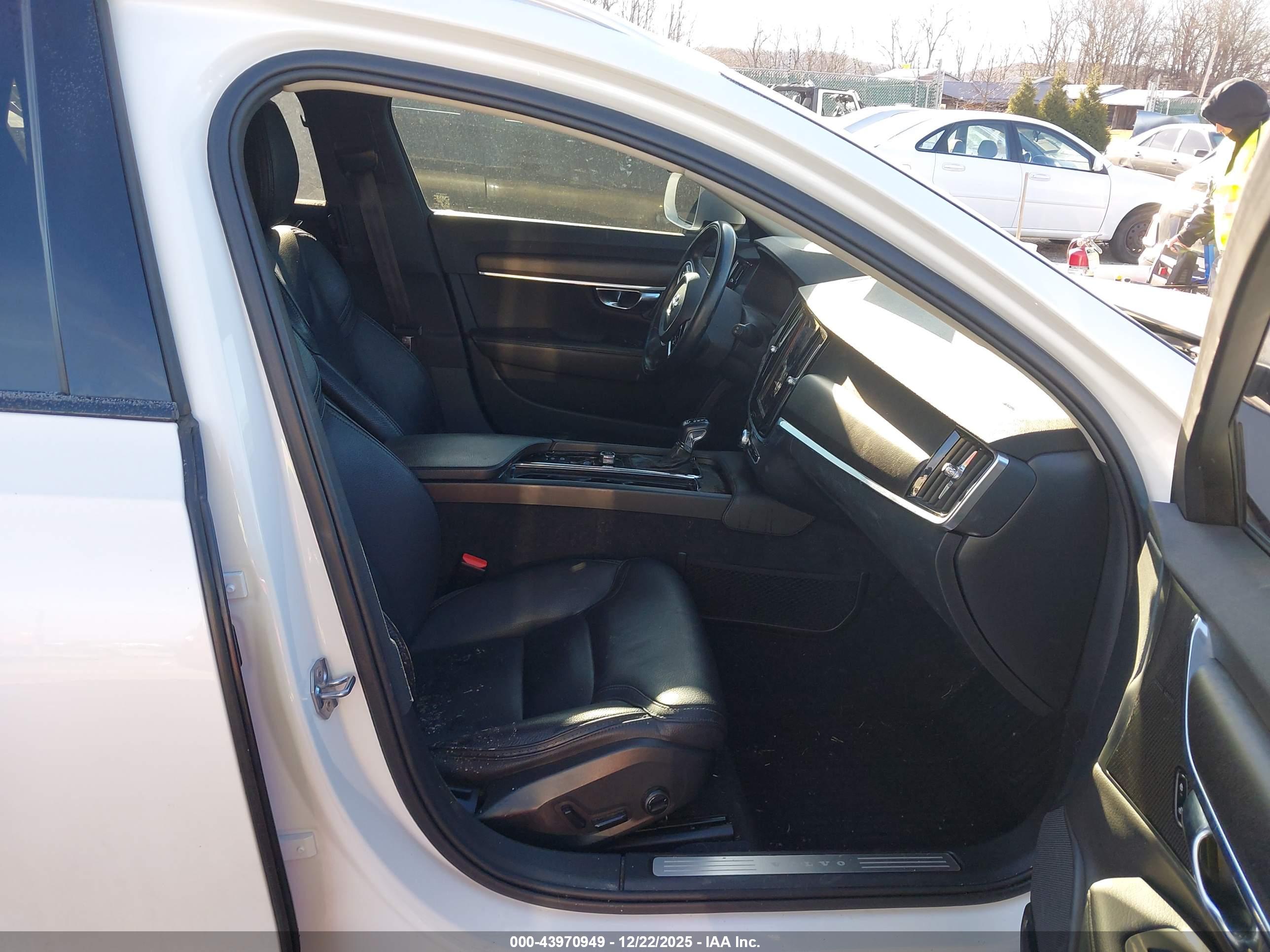 VOLVO V90 image 5