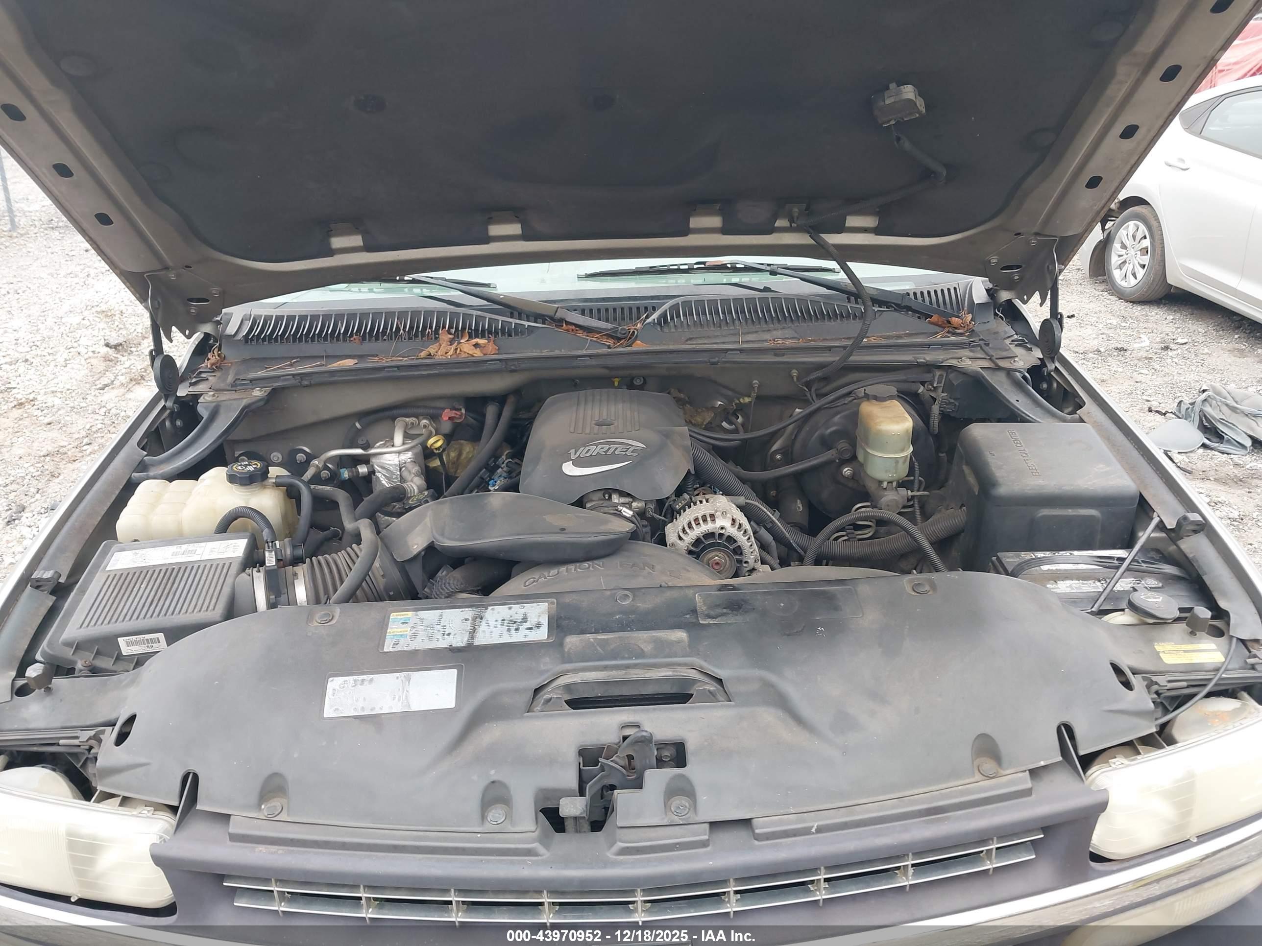 CHEVROLET SILVERADO image 10