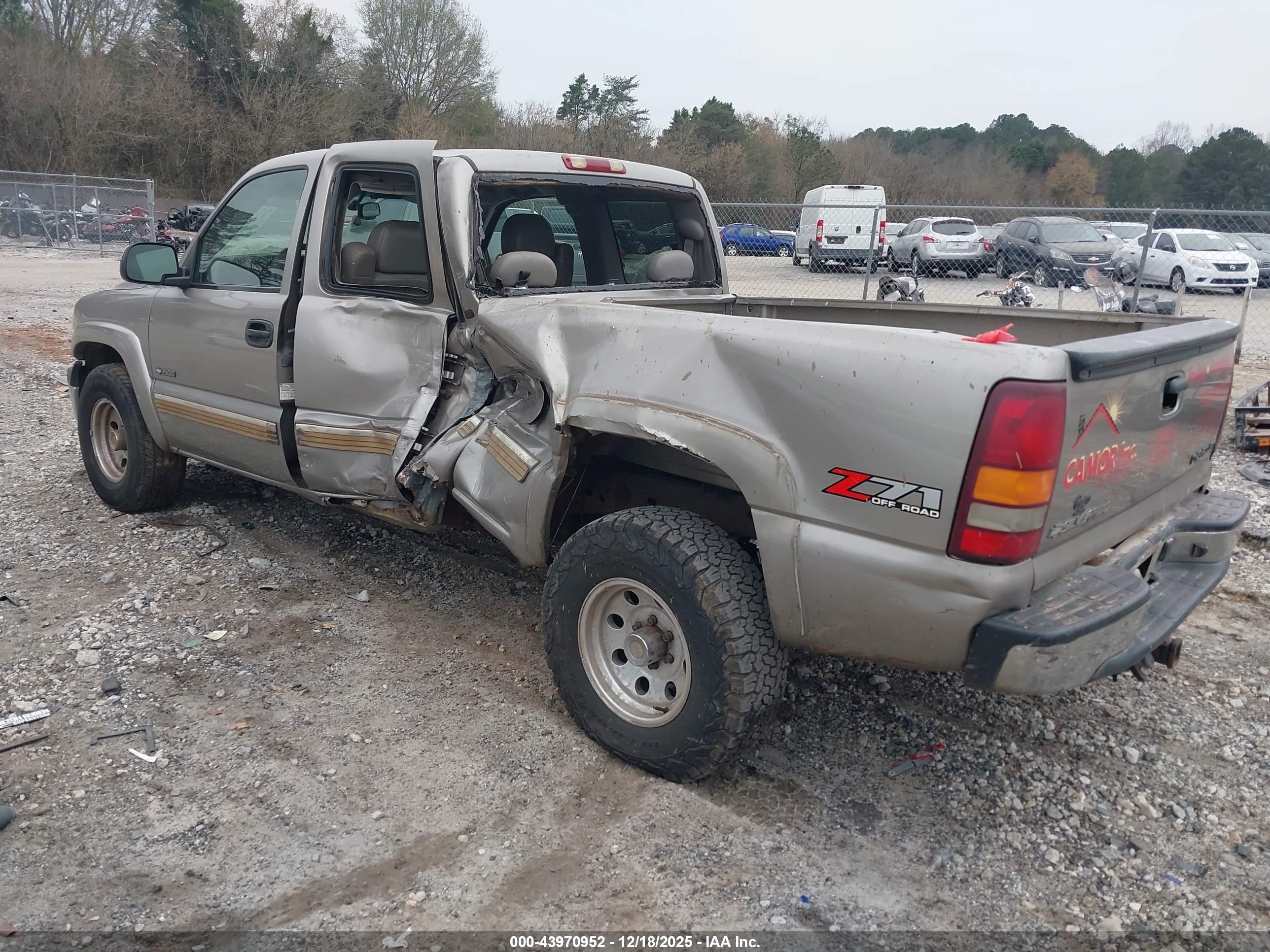 CHEVROLET SILVERADO image 3