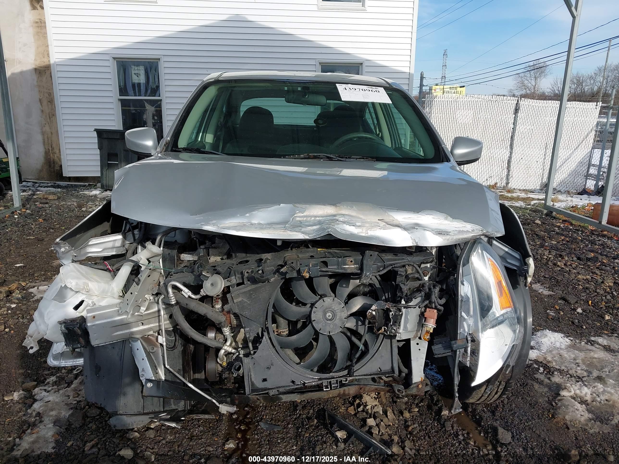 NISSAN VERSA image 6