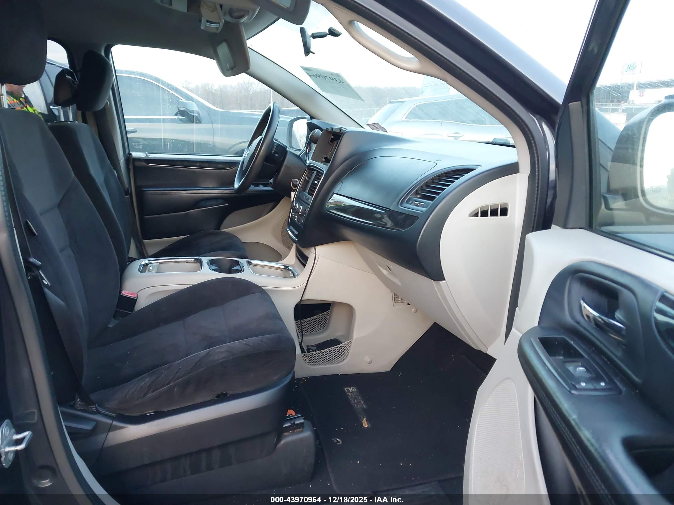 DODGE GRAND image 5