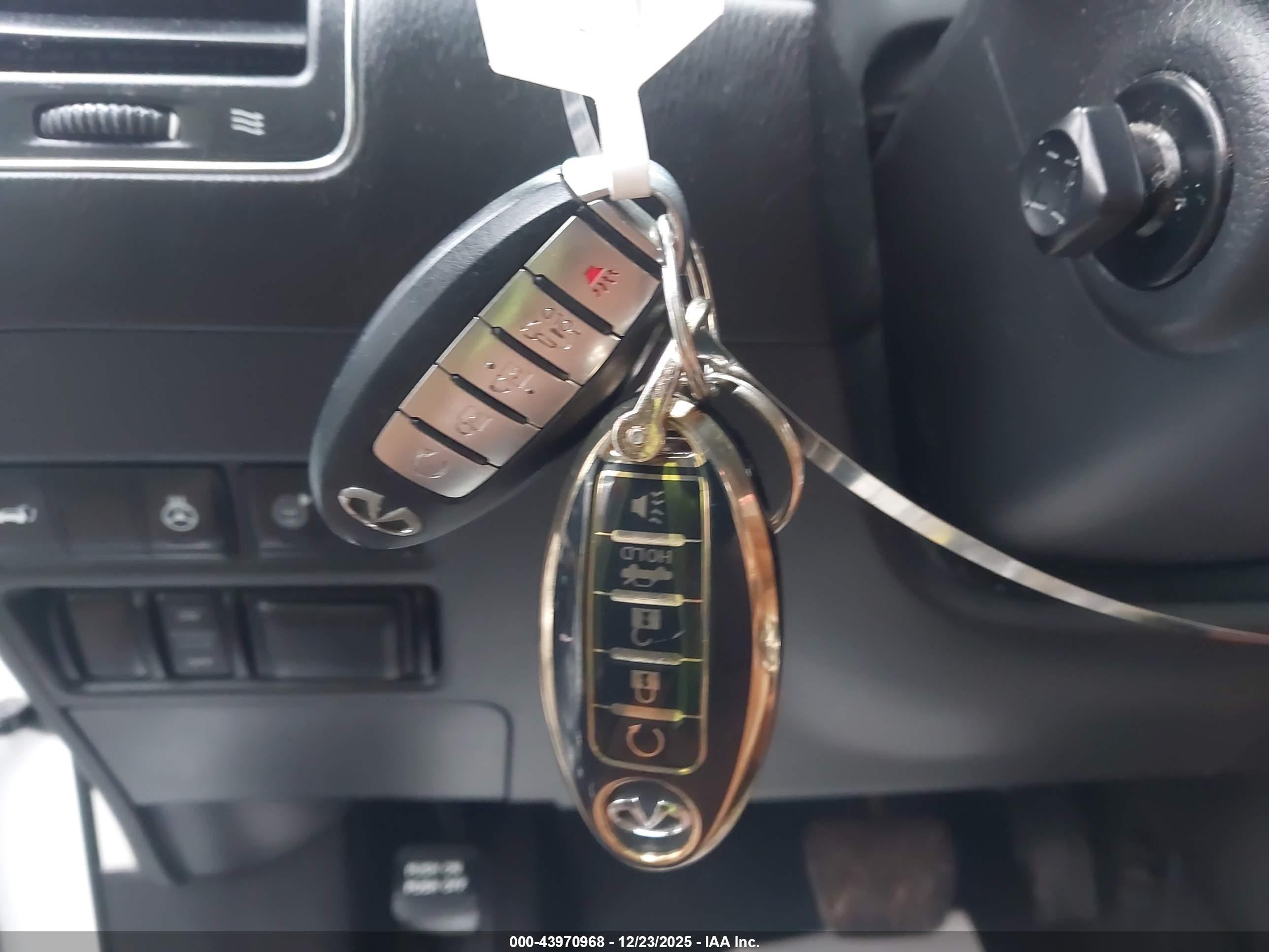 INFINITI QX80 image 11