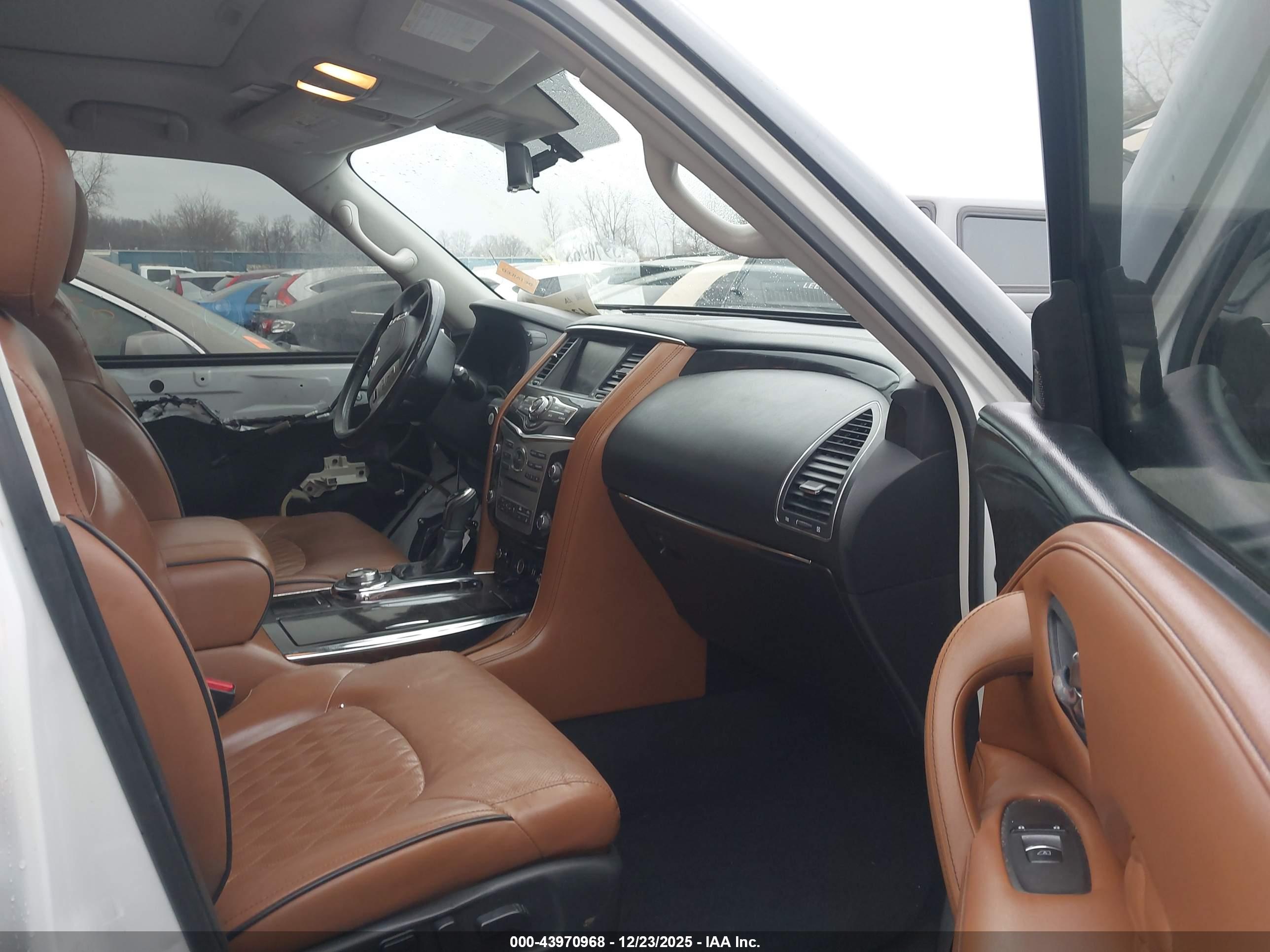 INFINITI QX80 image 5