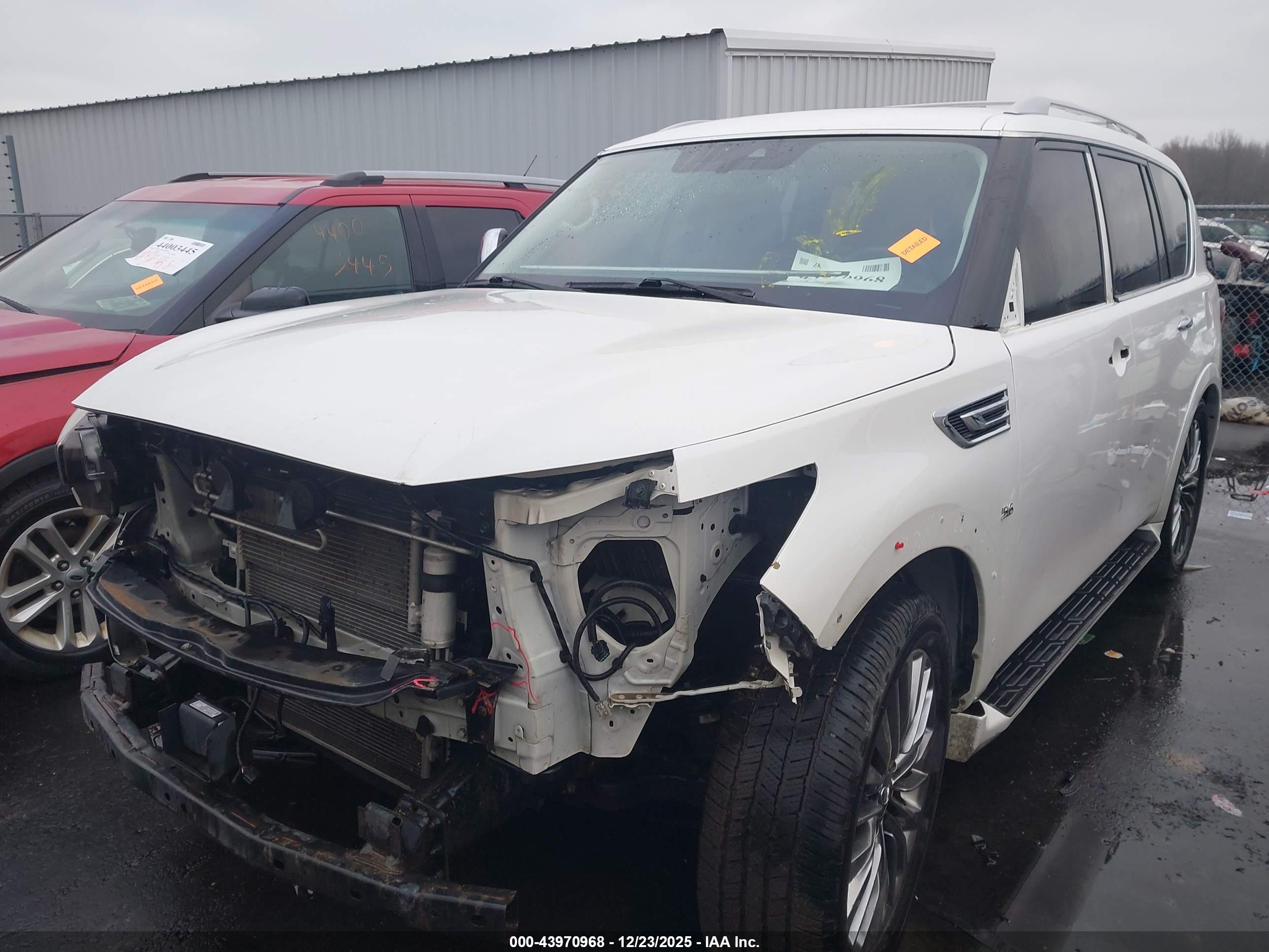 INFINITI QX80 image 6