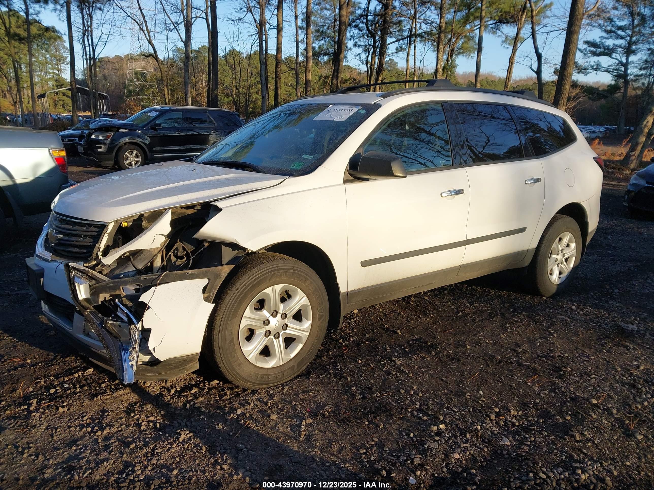 CHEVROLET TRAVERSE image 2