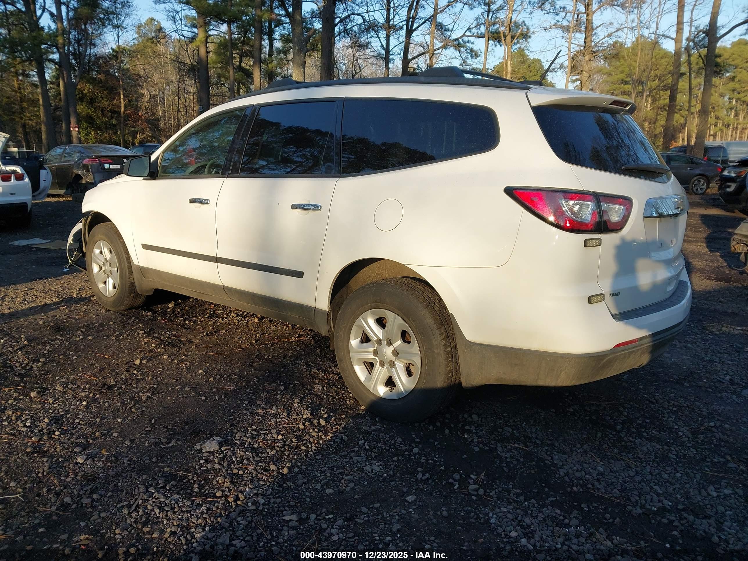CHEVROLET TRAVERSE image 3