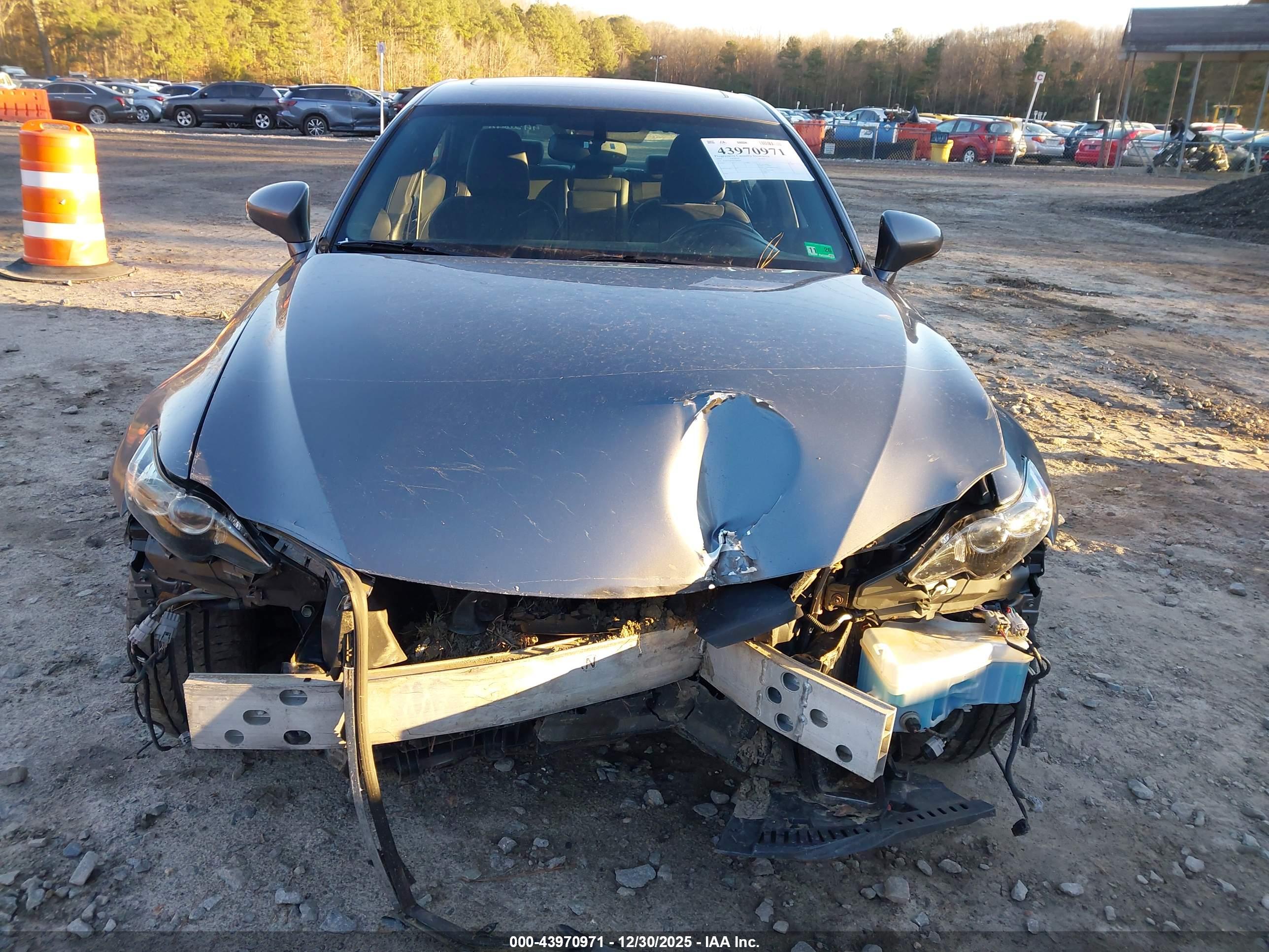 LEXUS IS image 6