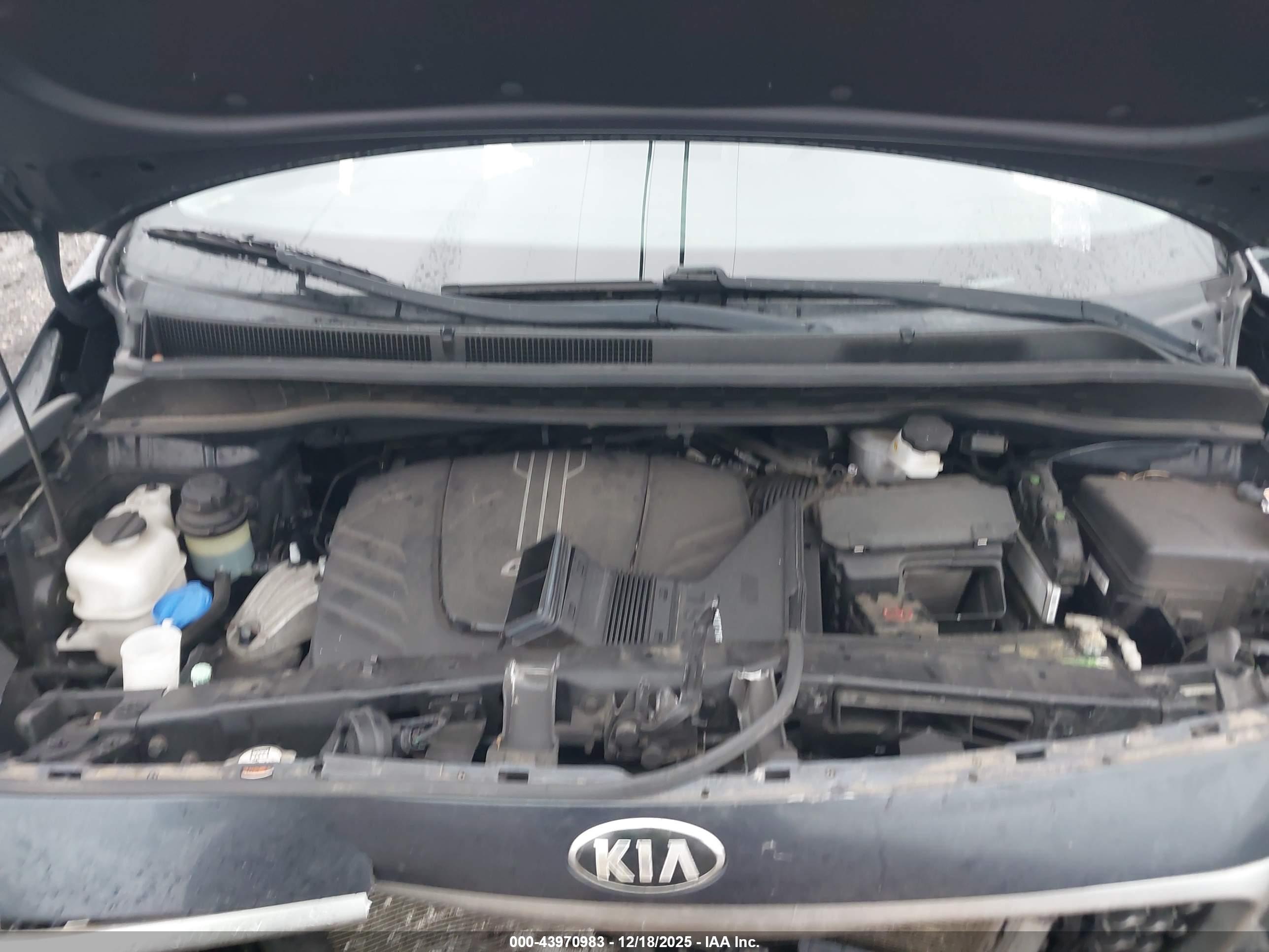 KIA SEDONA image 10