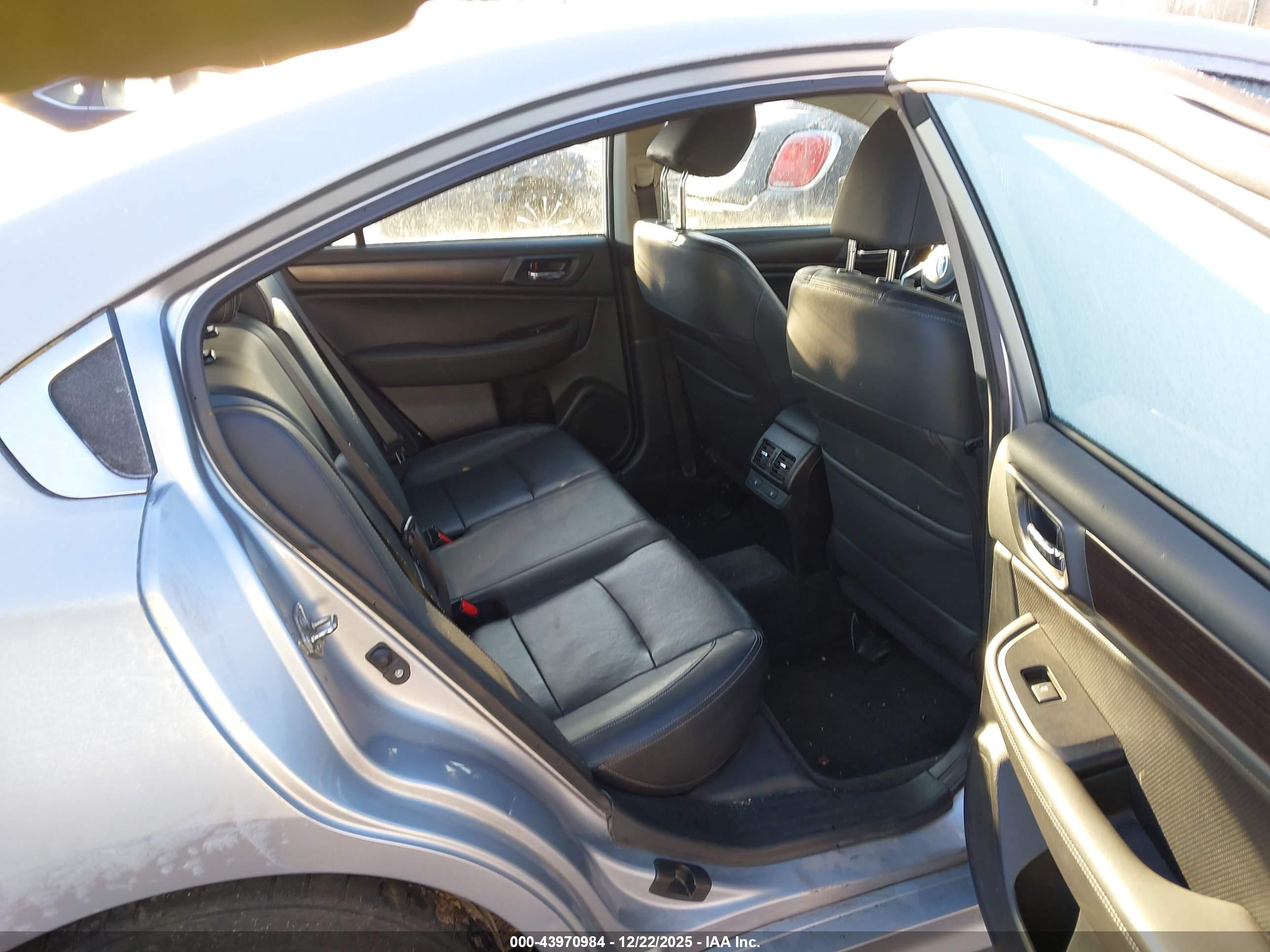 SUBARU LEGACY image 8