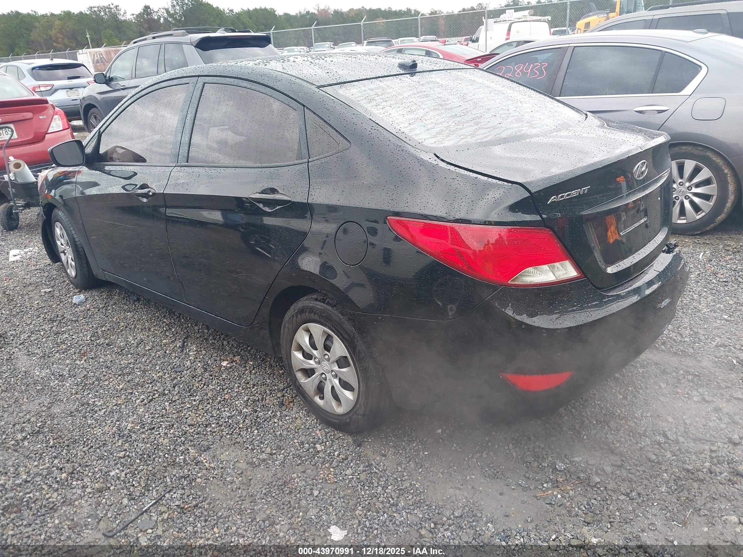 HYUNDAI ACCENT image 3