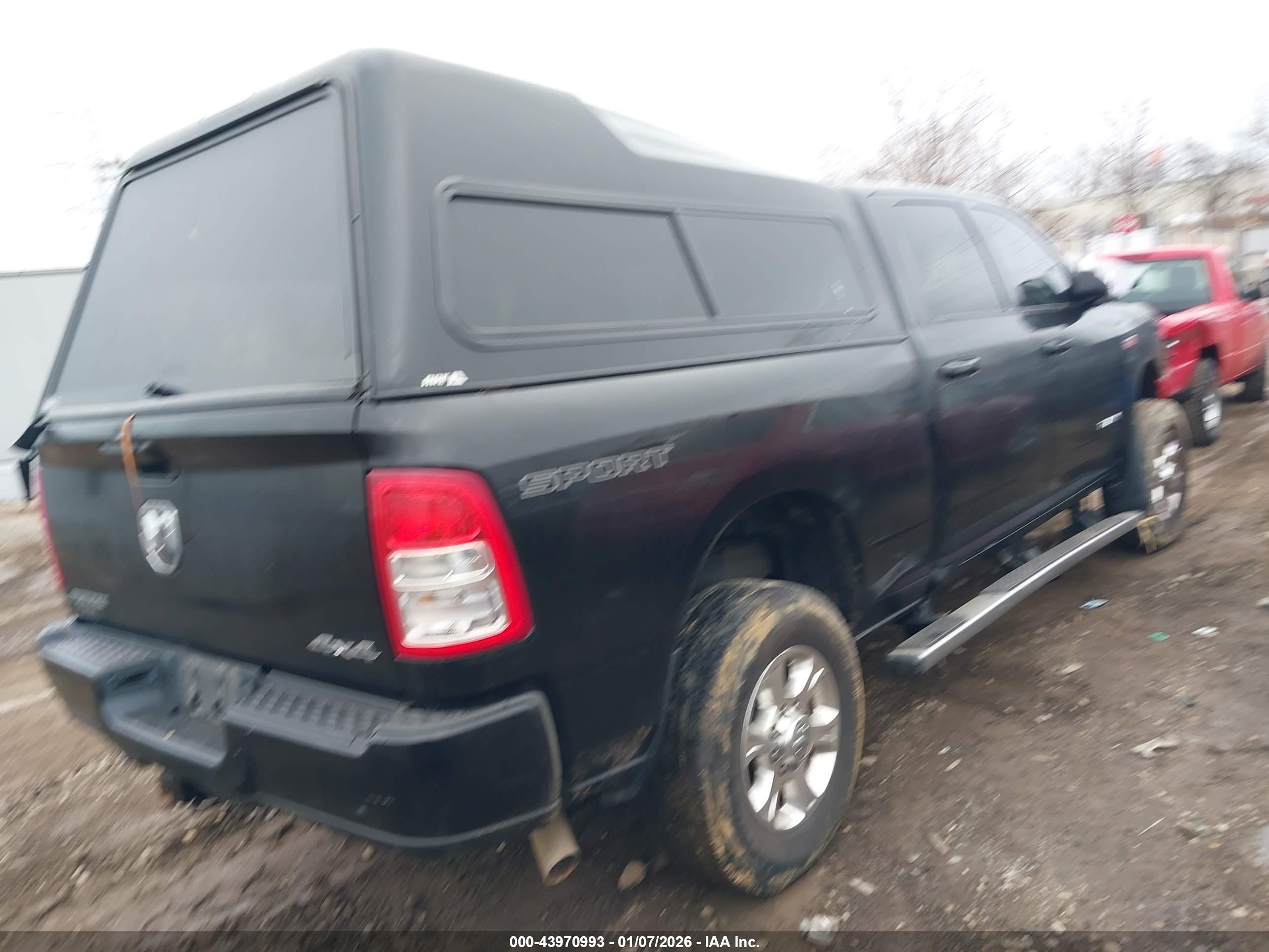 RAM 2500 image 4