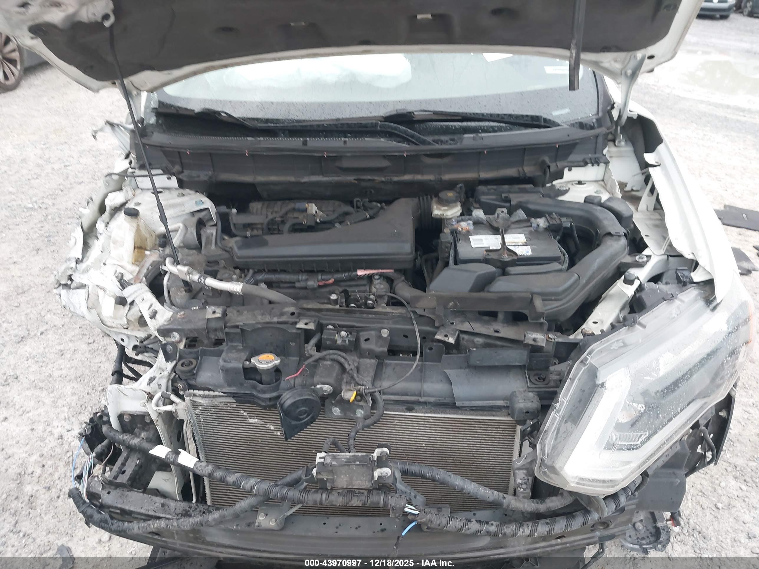 NISSAN ROGUE image 10