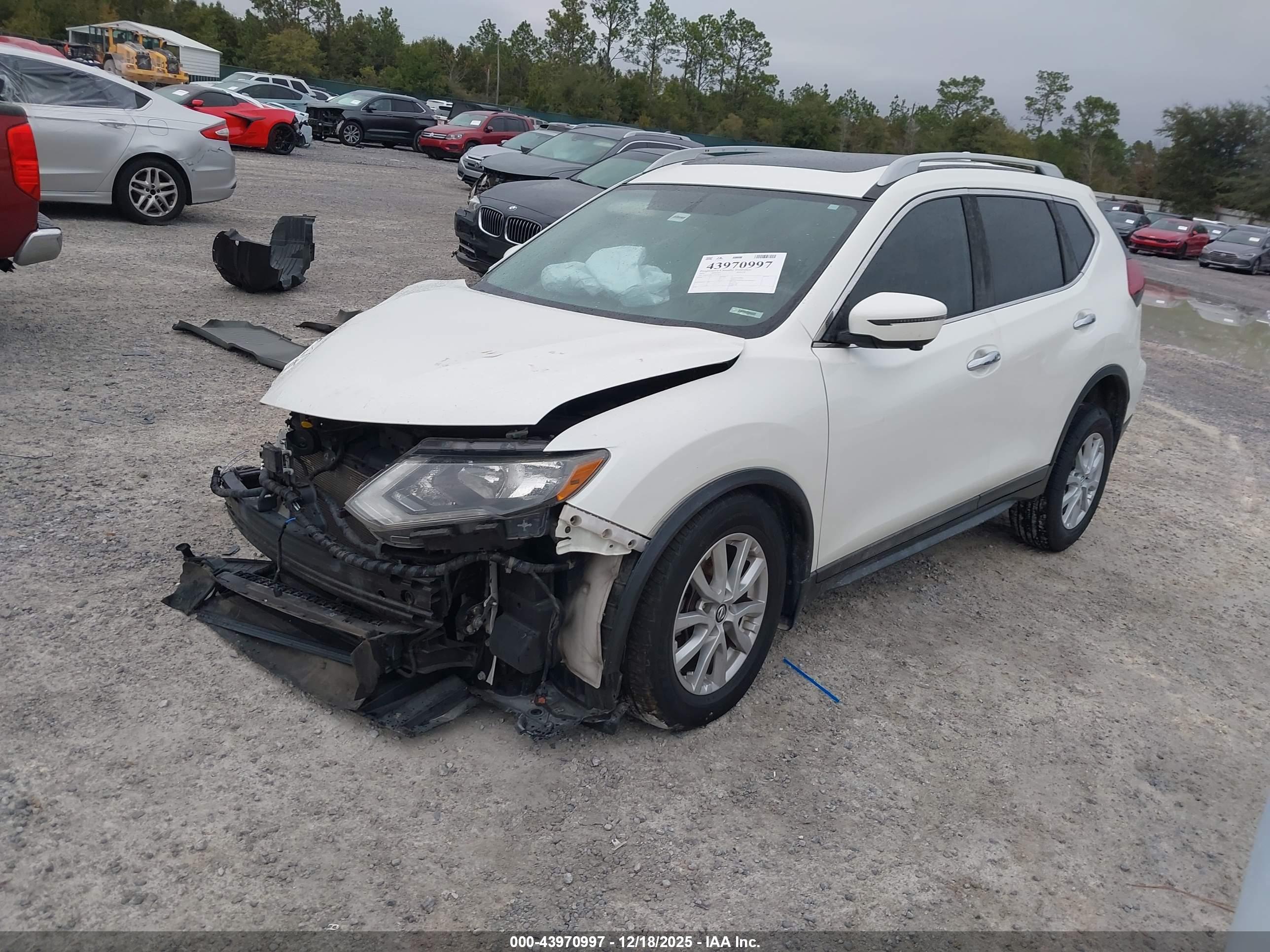 NISSAN ROGUE image 2