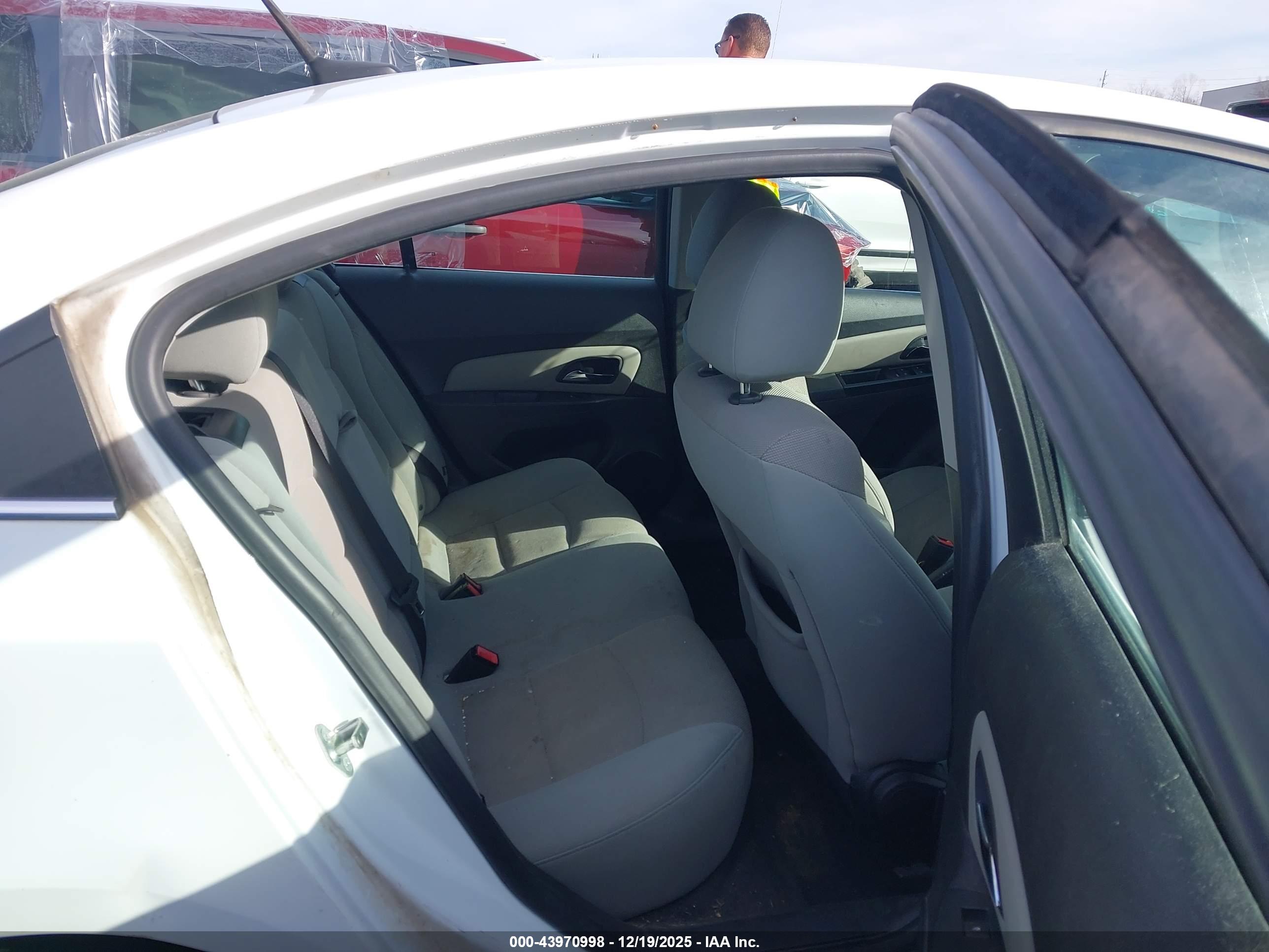 CHEVROLET CRUZE image 8