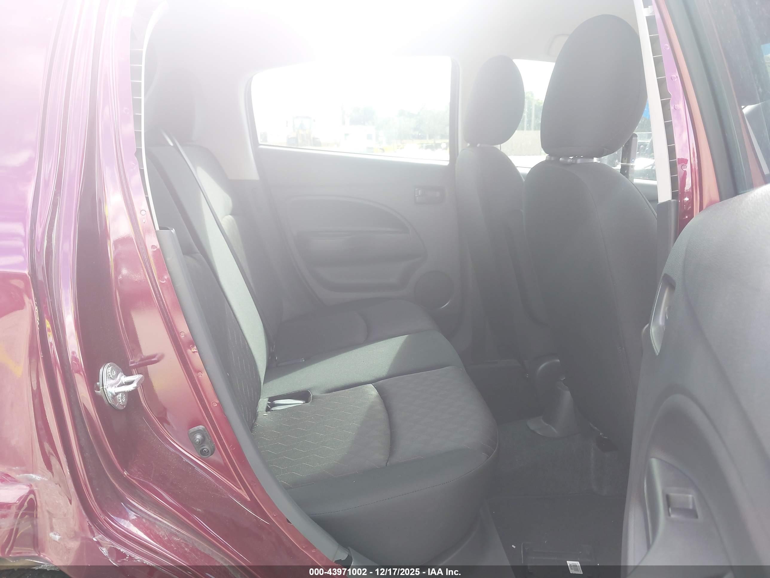 MITSUBISHI MIRAGE image 8