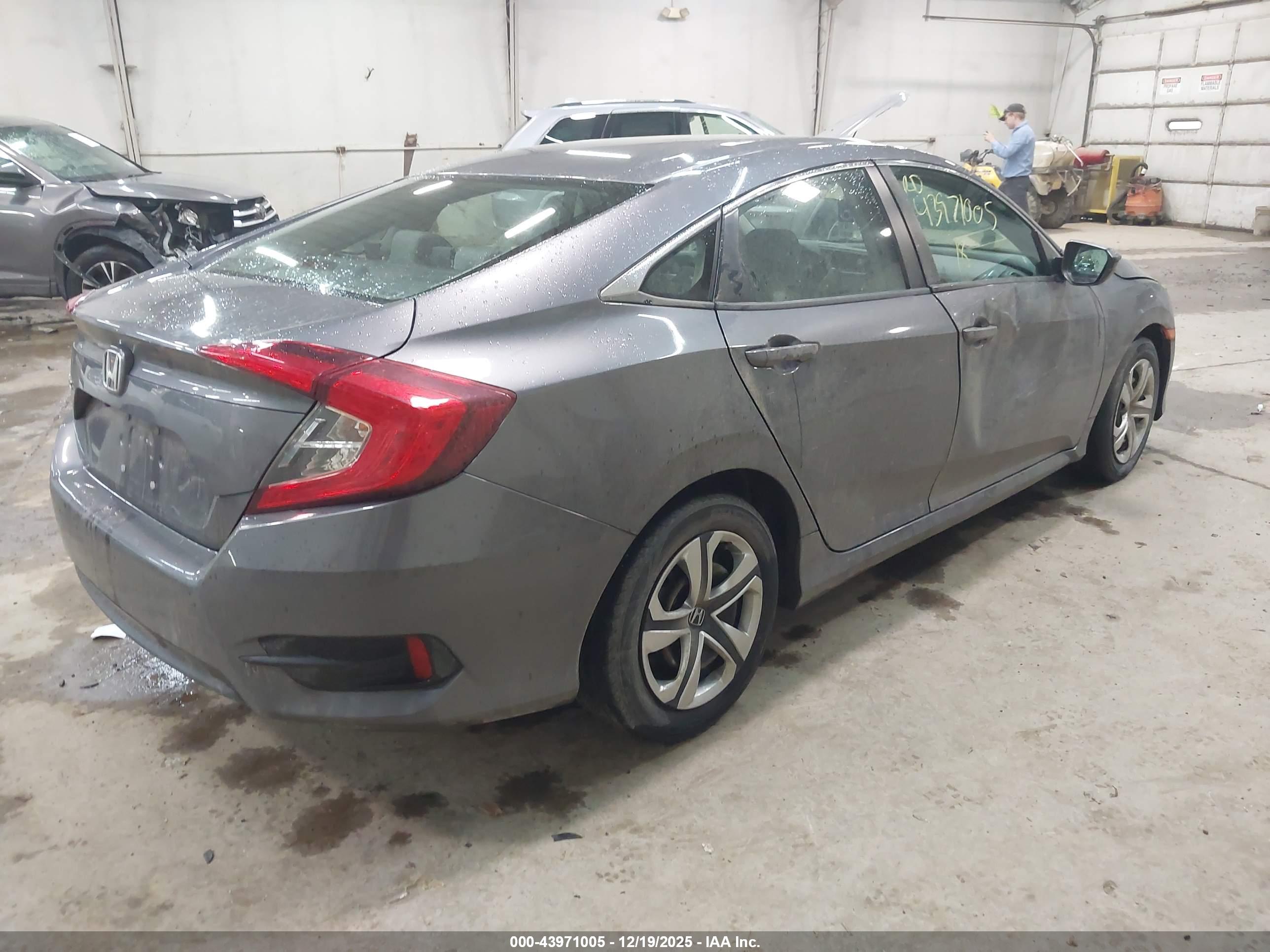 HONDA CIVIC image 4