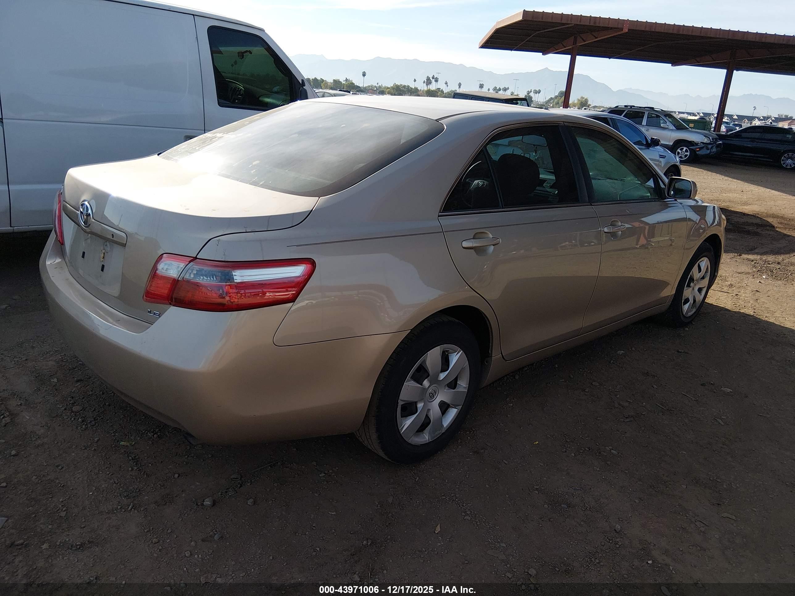 TOYOTA CAMRY image 4