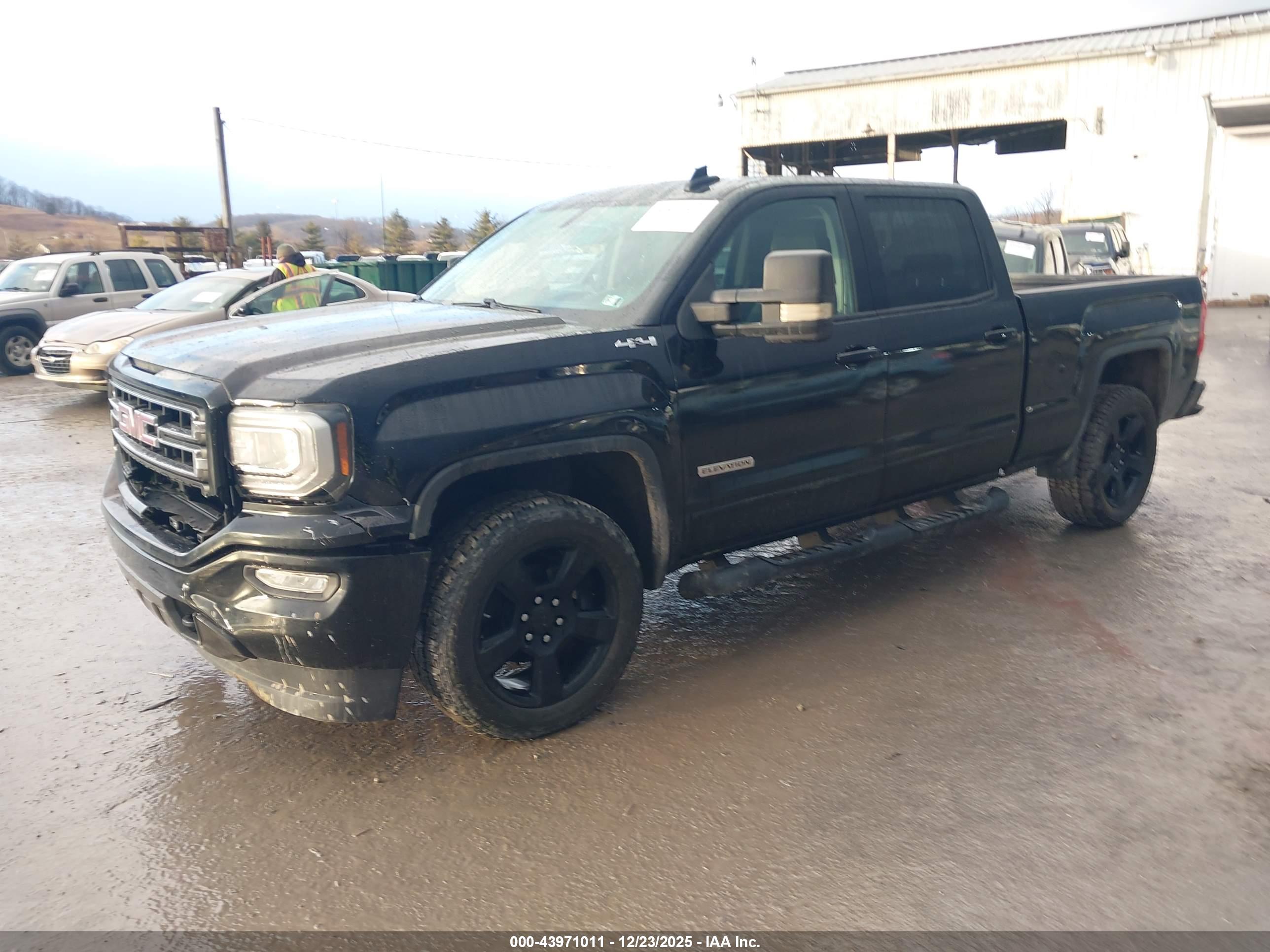 GMC SIERRA image 2