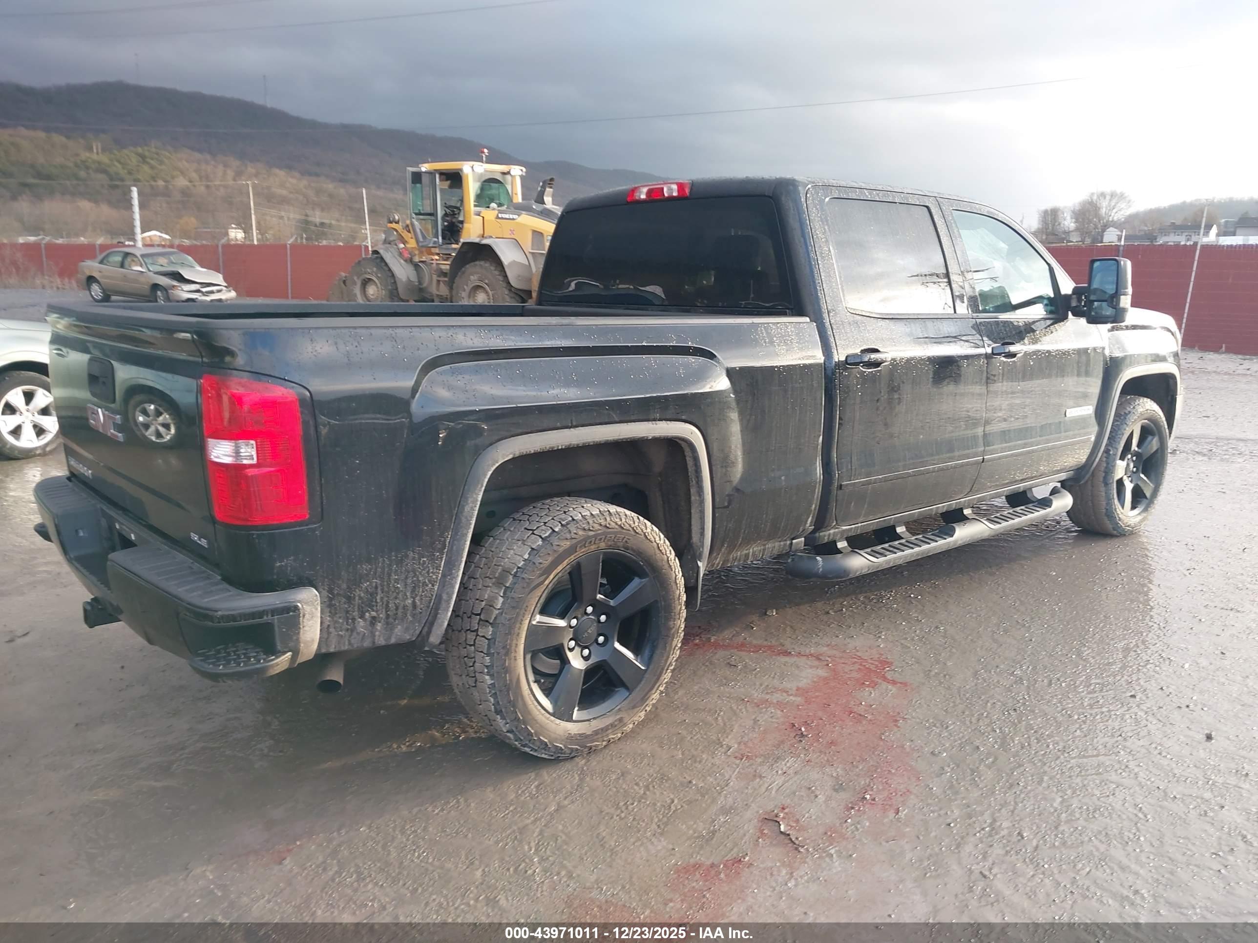 GMC SIERRA image 4