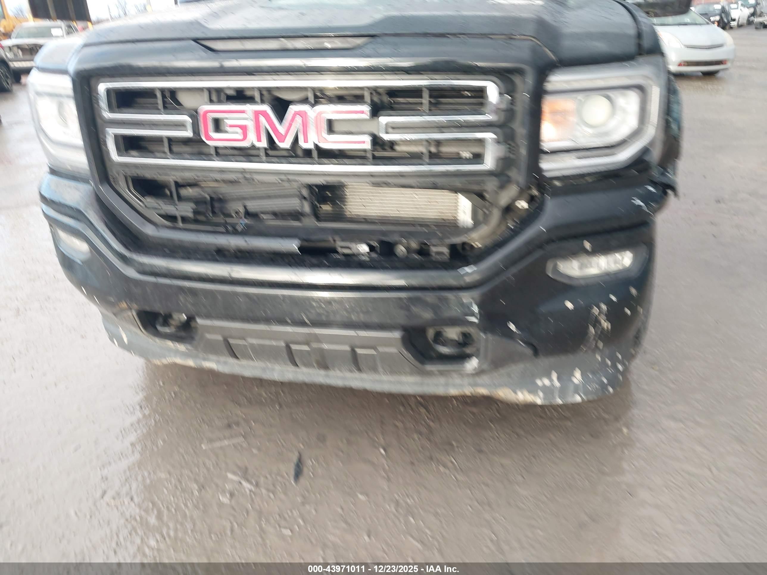 GMC SIERRA image 6