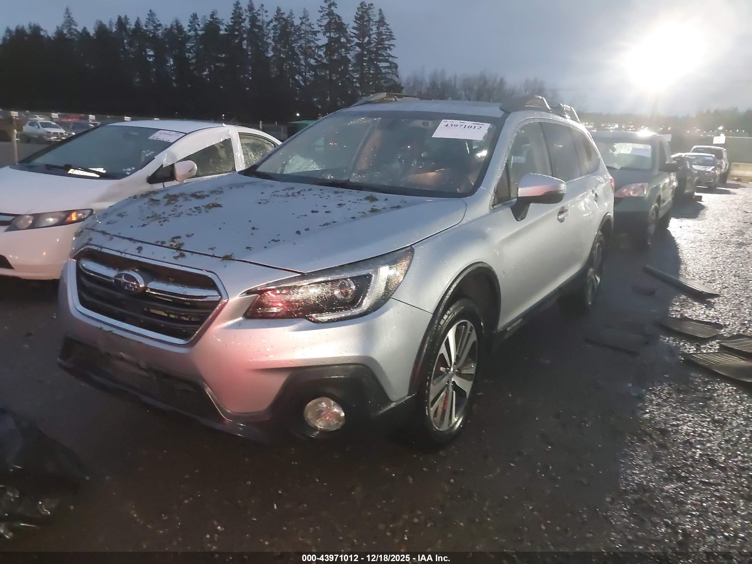 SUBARU OUTBACK image 2