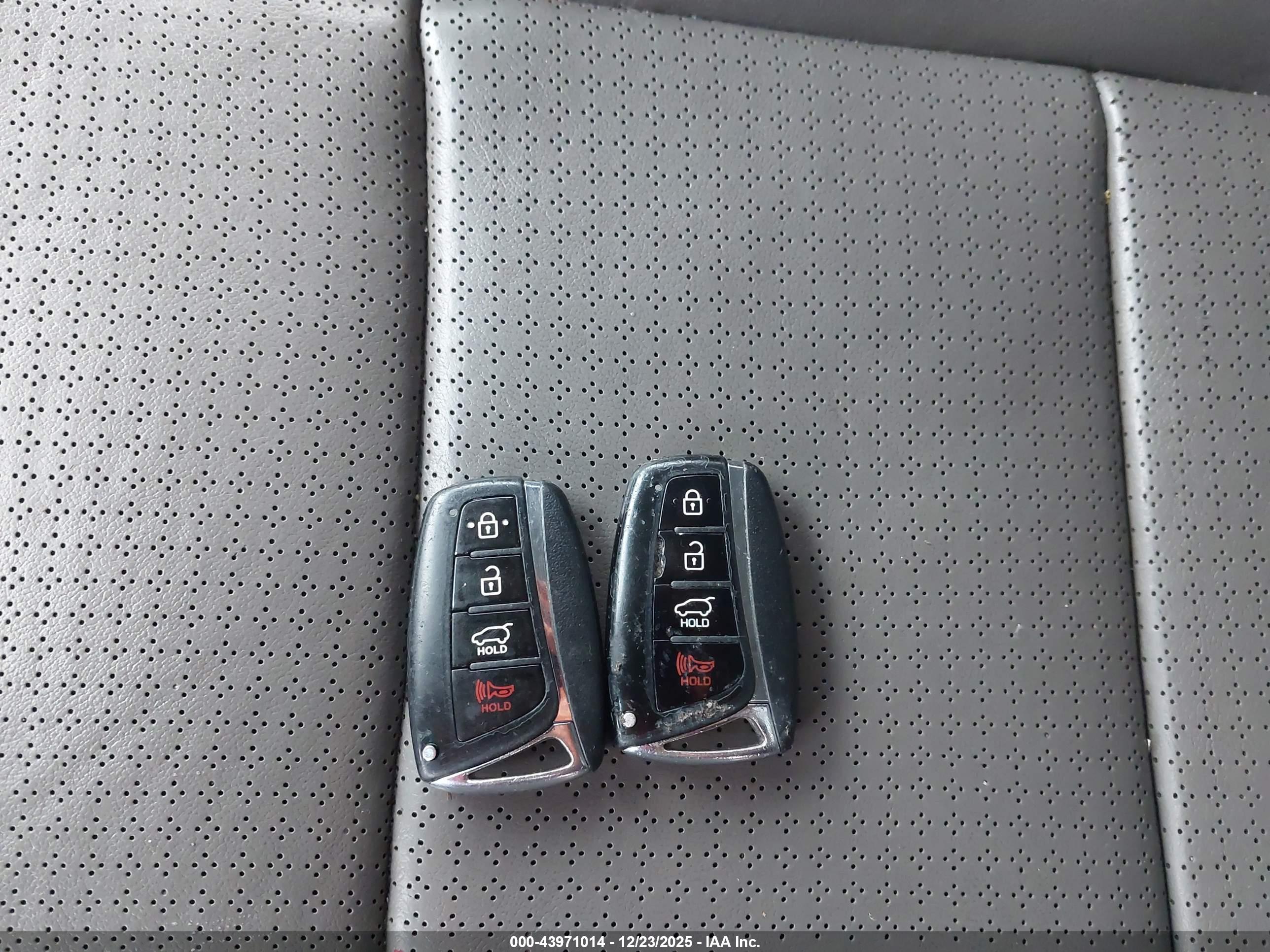 HYUNDAI SANTA image 11