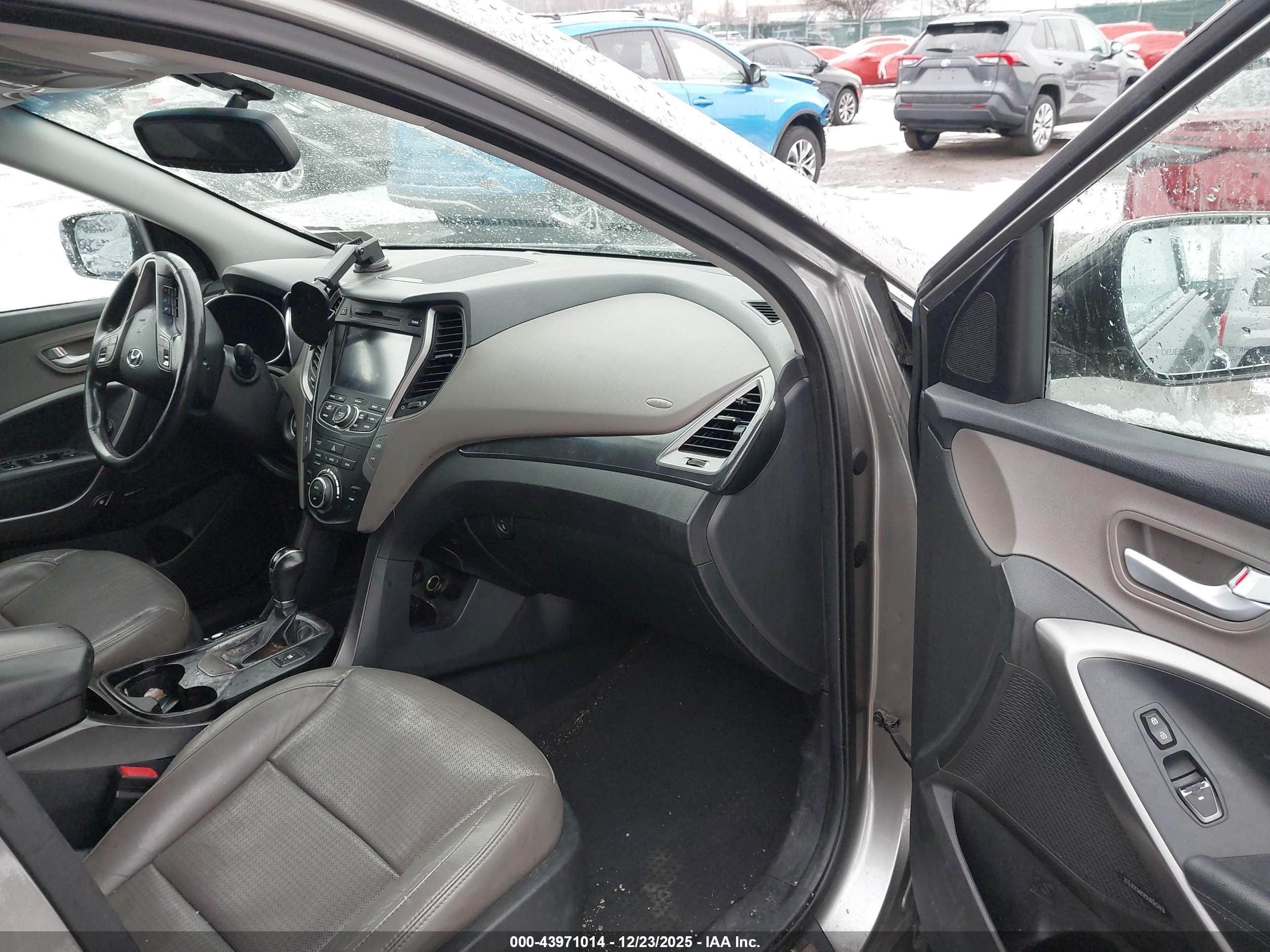 HYUNDAI SANTA image 5