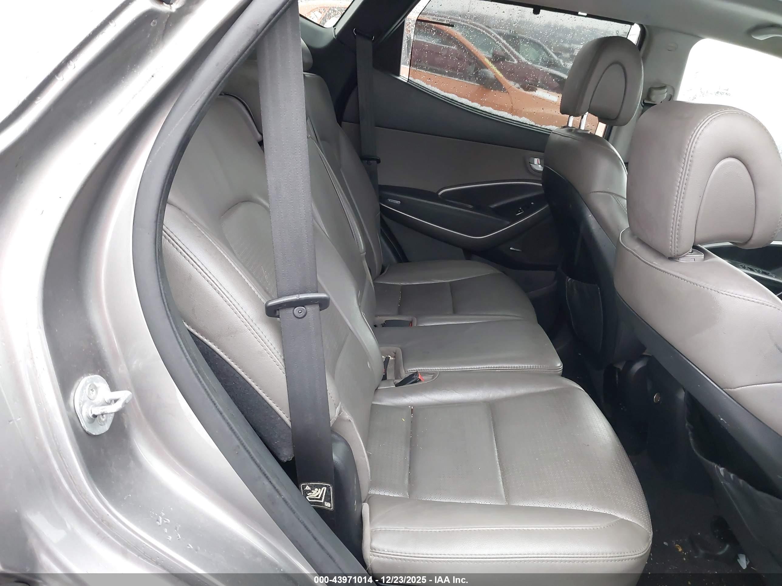 HYUNDAI SANTA image 8