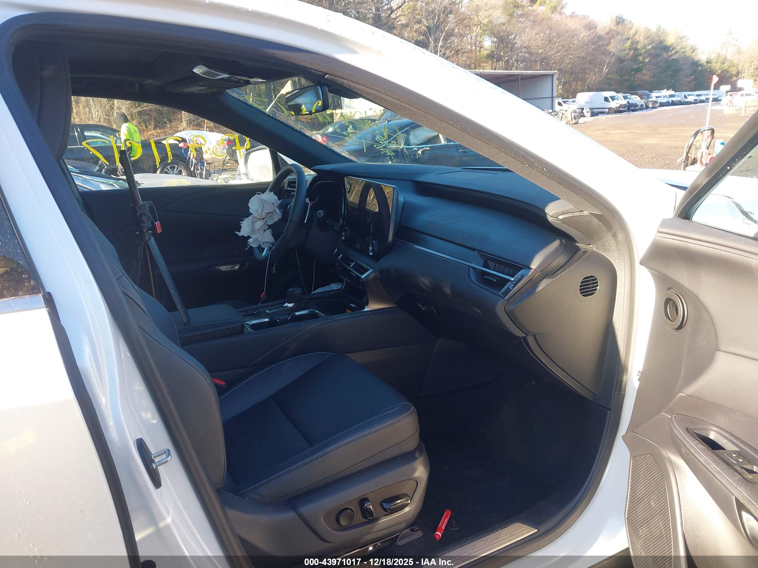 LEXUS RX image 5