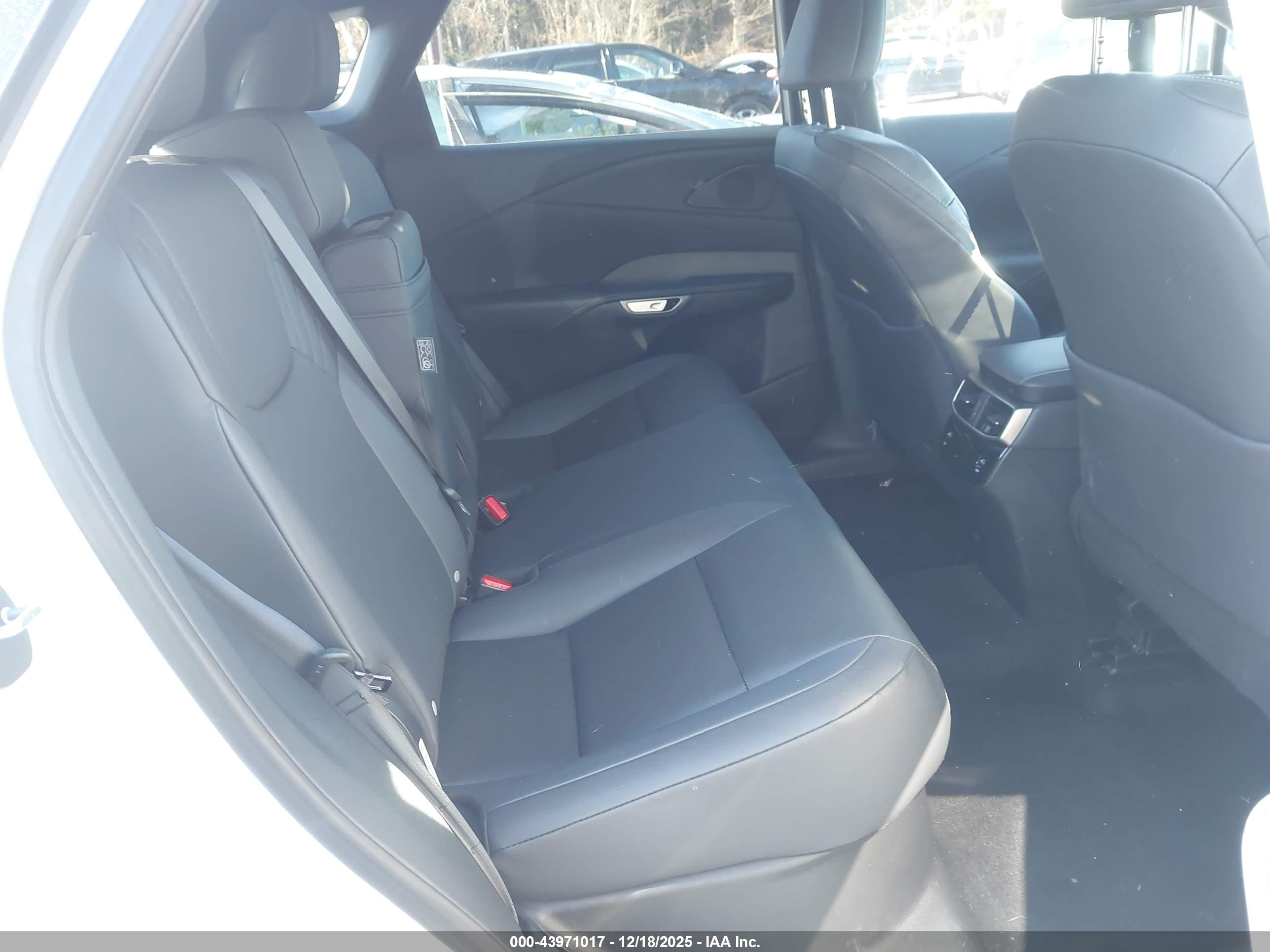 LEXUS RX image 8