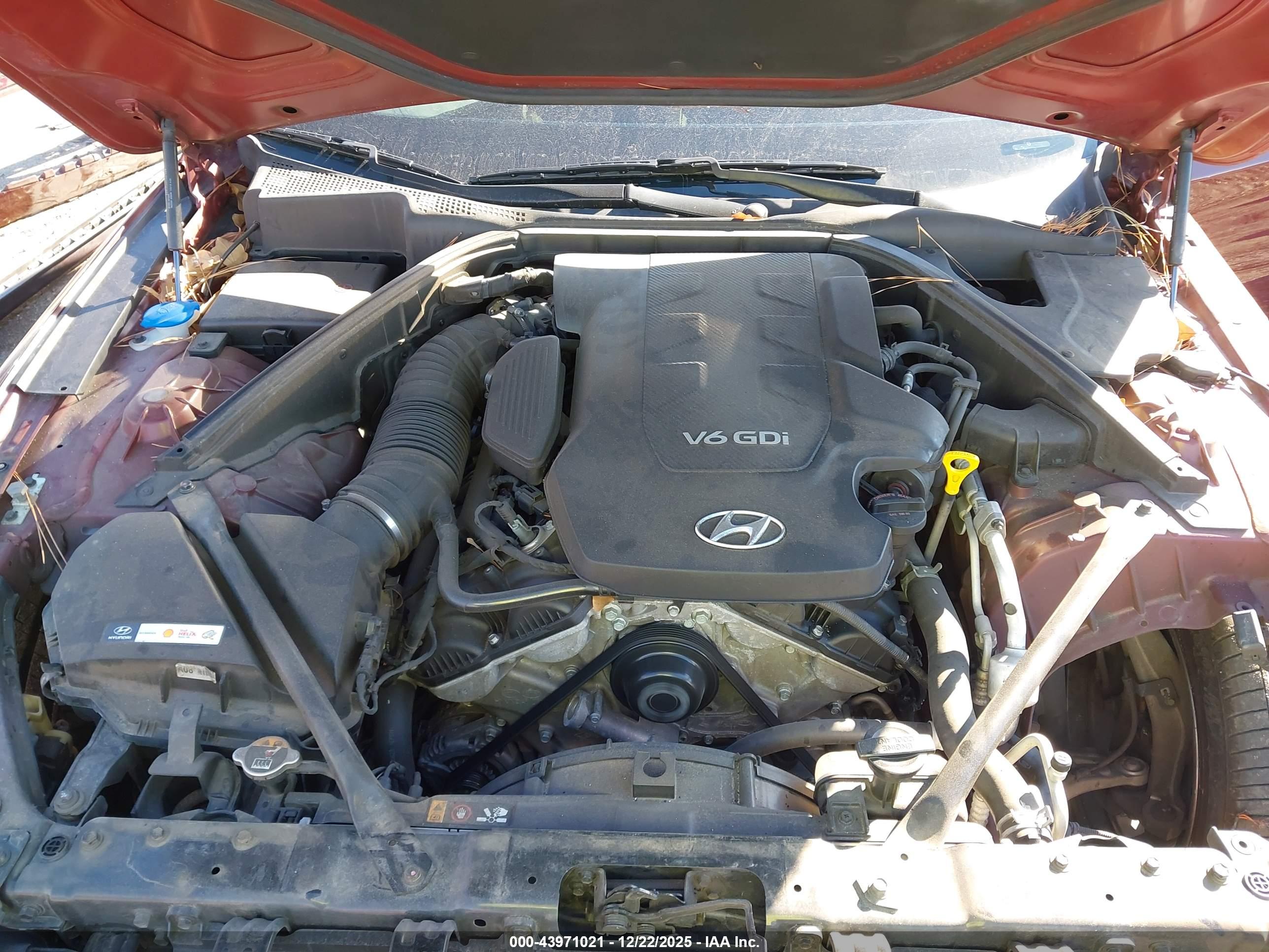 HYUNDAI GENESIS image 10