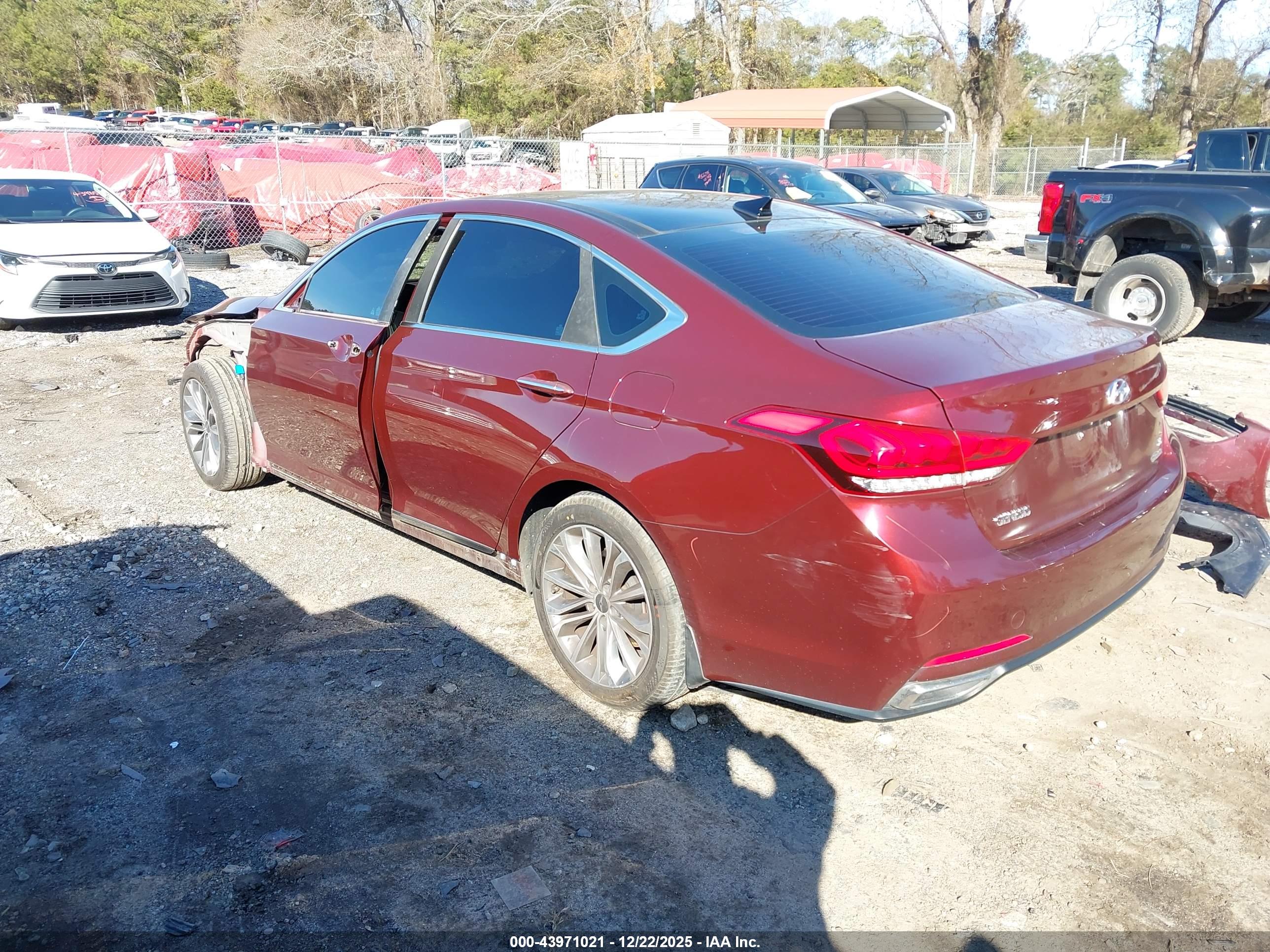 HYUNDAI GENESIS image 3