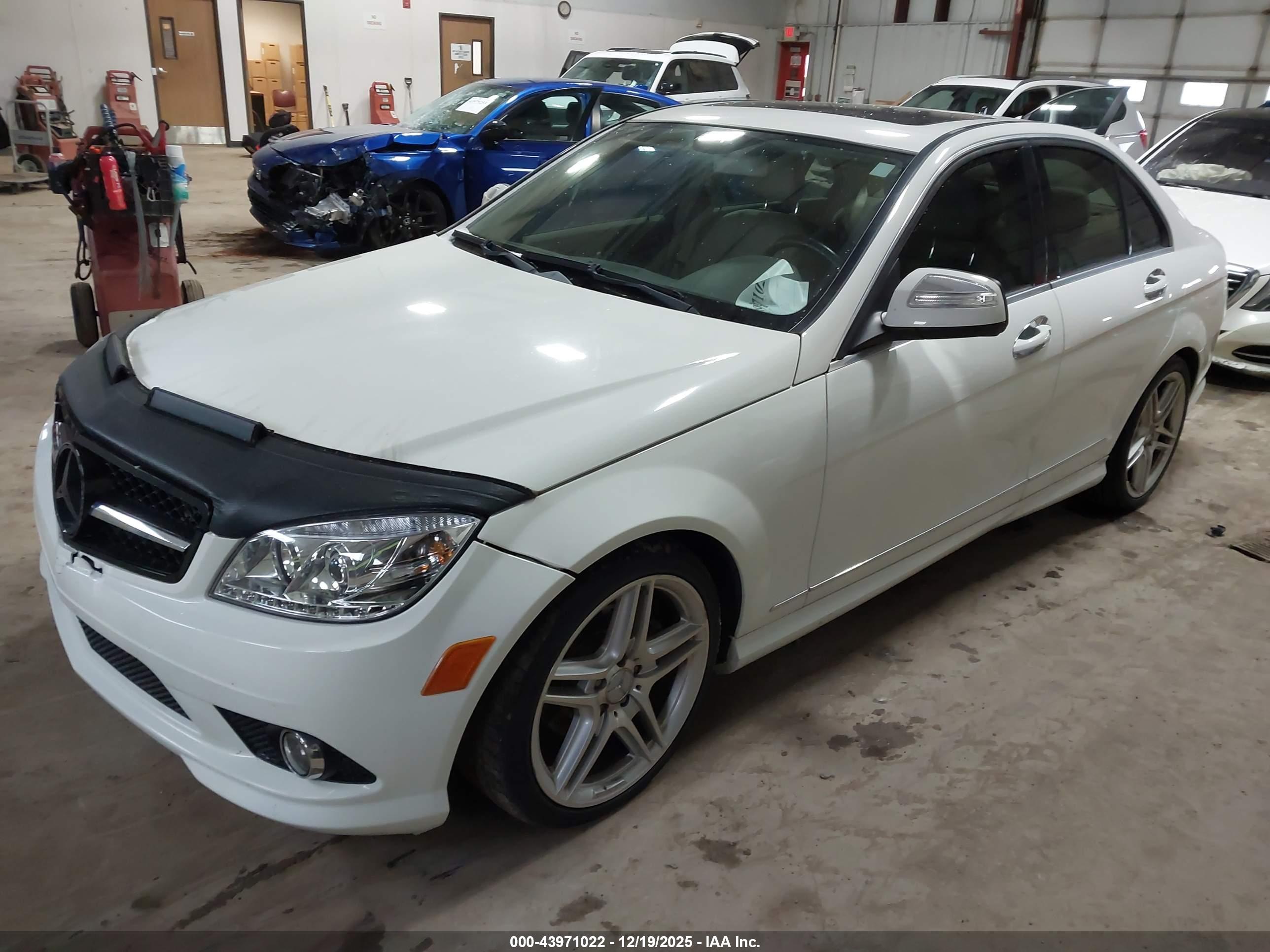 MERCEDES-BENZ C image 2