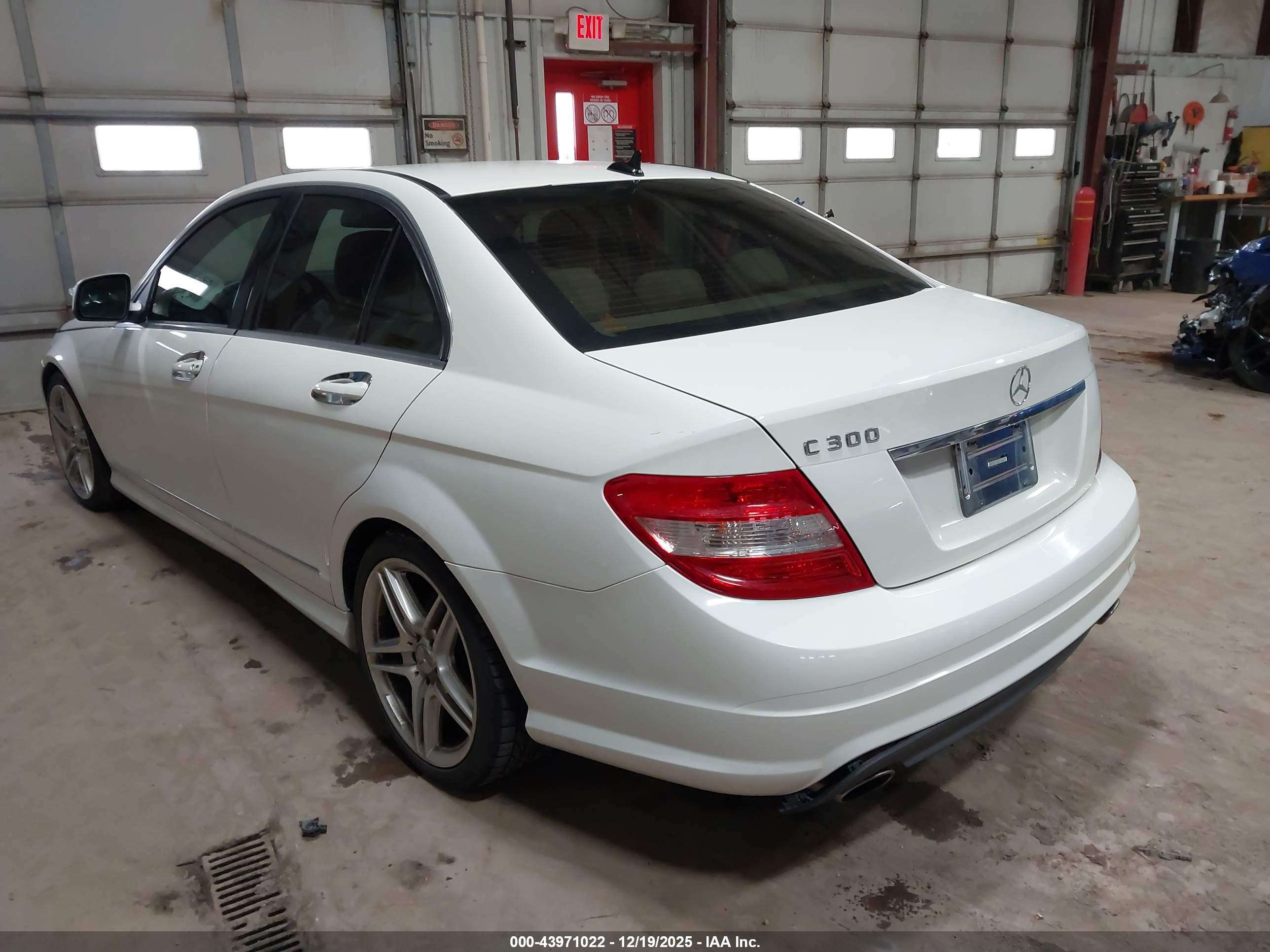 MERCEDES-BENZ C image 3