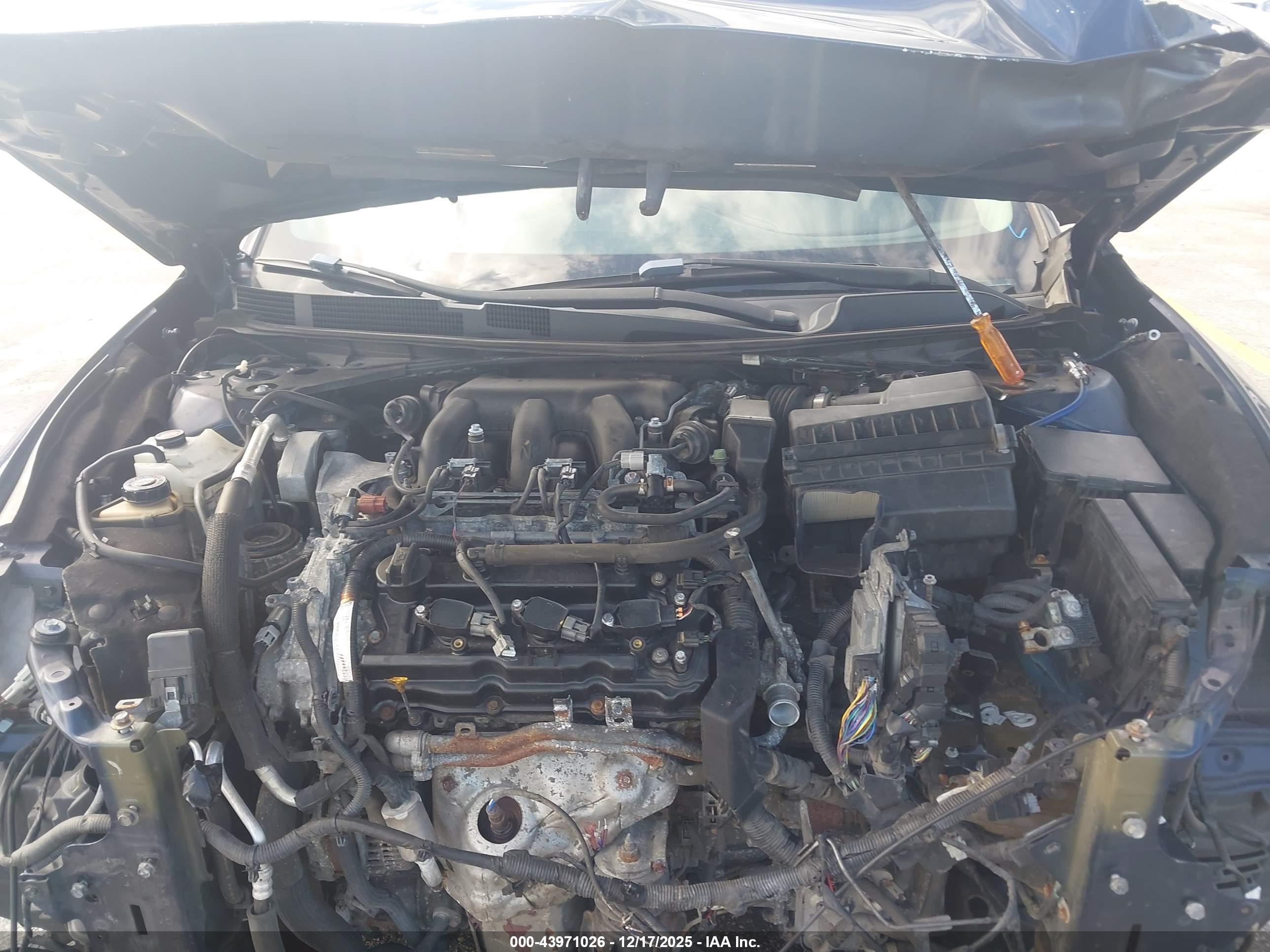 NISSAN MAXIMA image 10