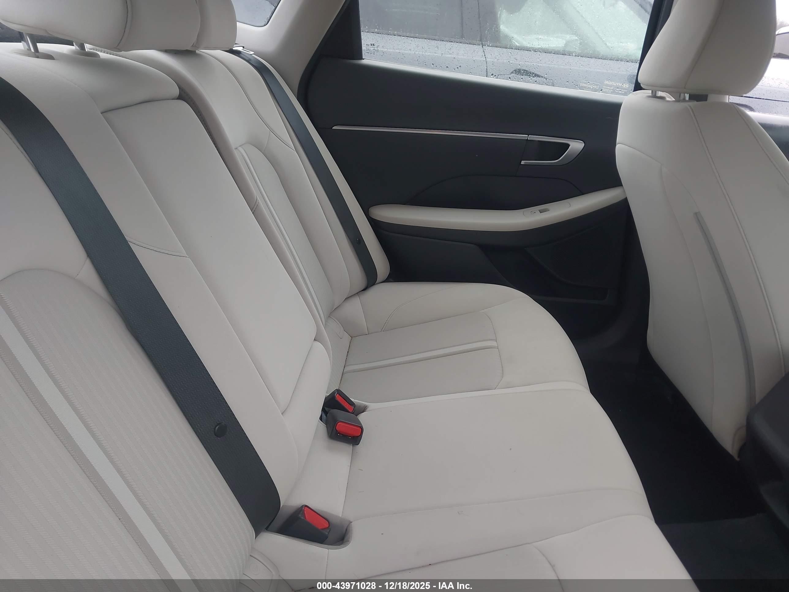 HYUNDAI SONATA image 8