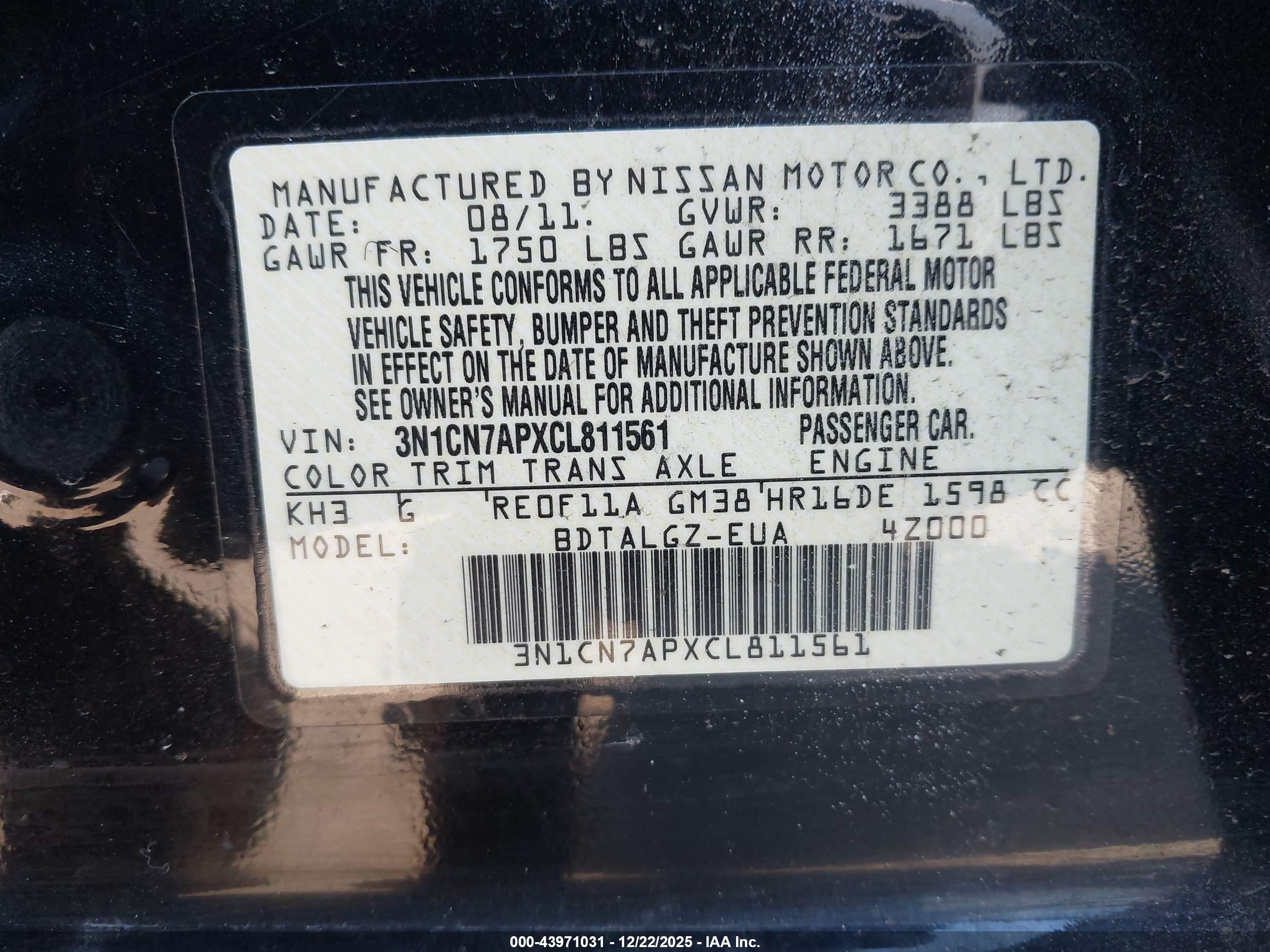 NISSAN VERSA image 9