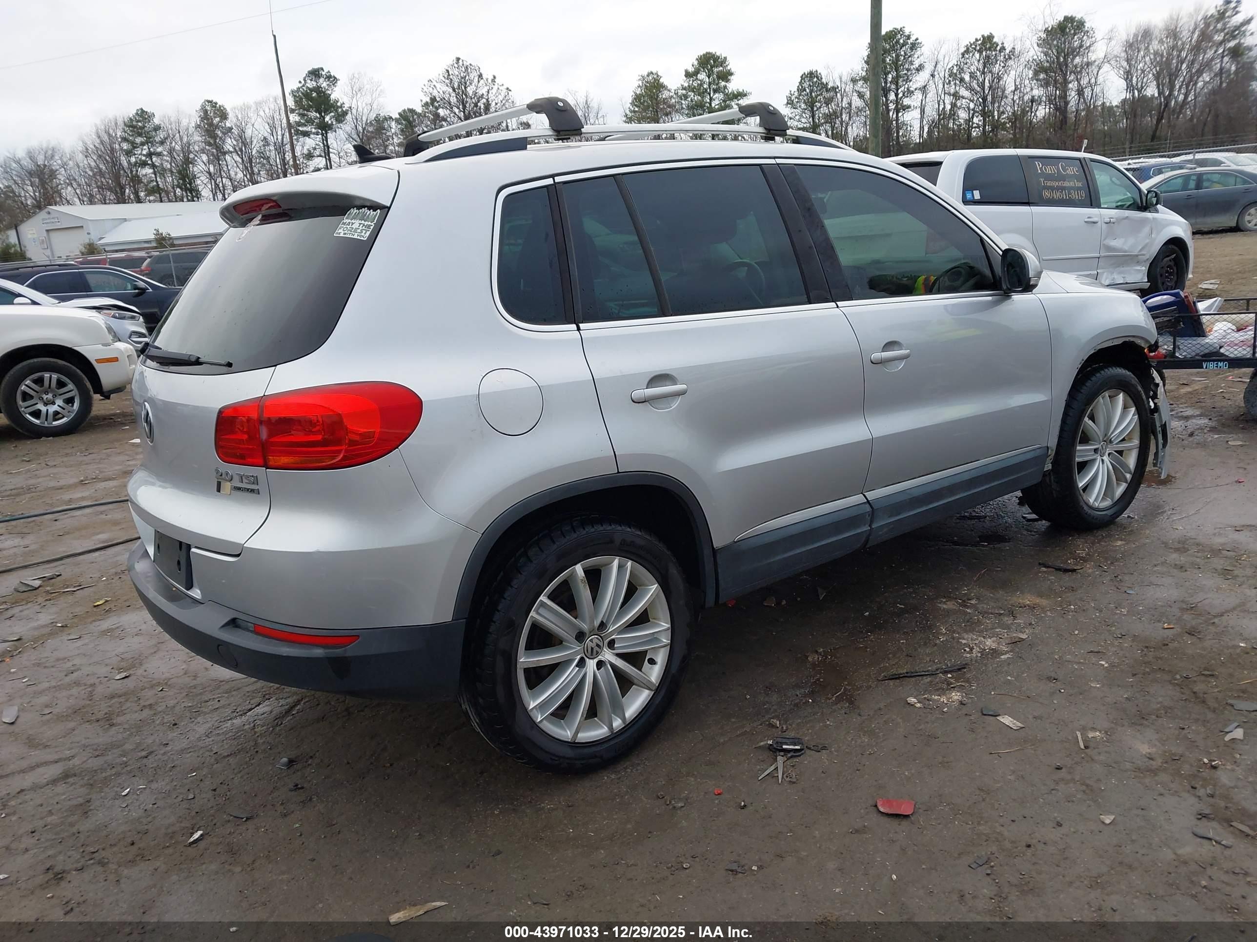 VOLKSWAGEN TIGUAN image 4