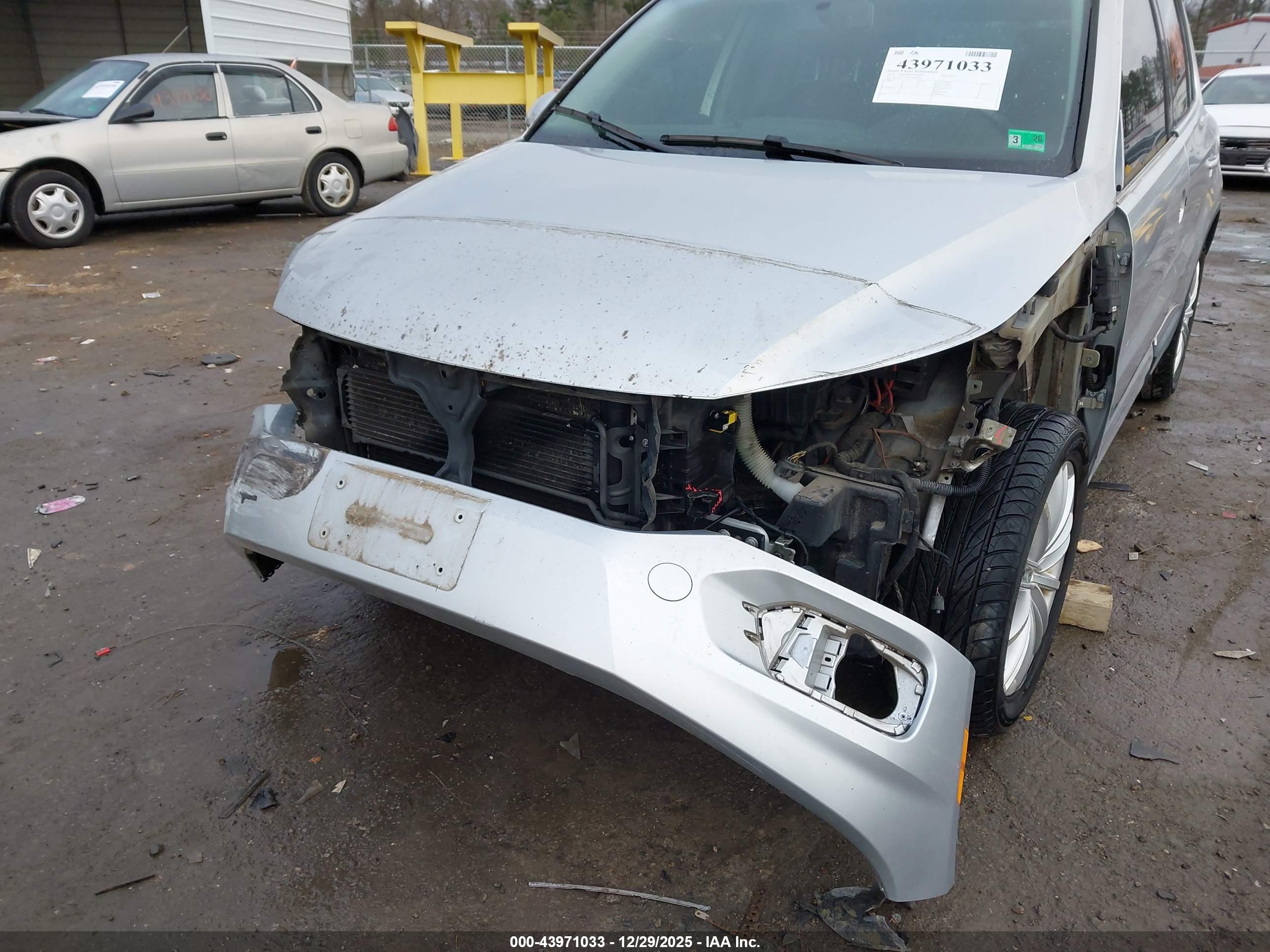 VOLKSWAGEN TIGUAN image 6
