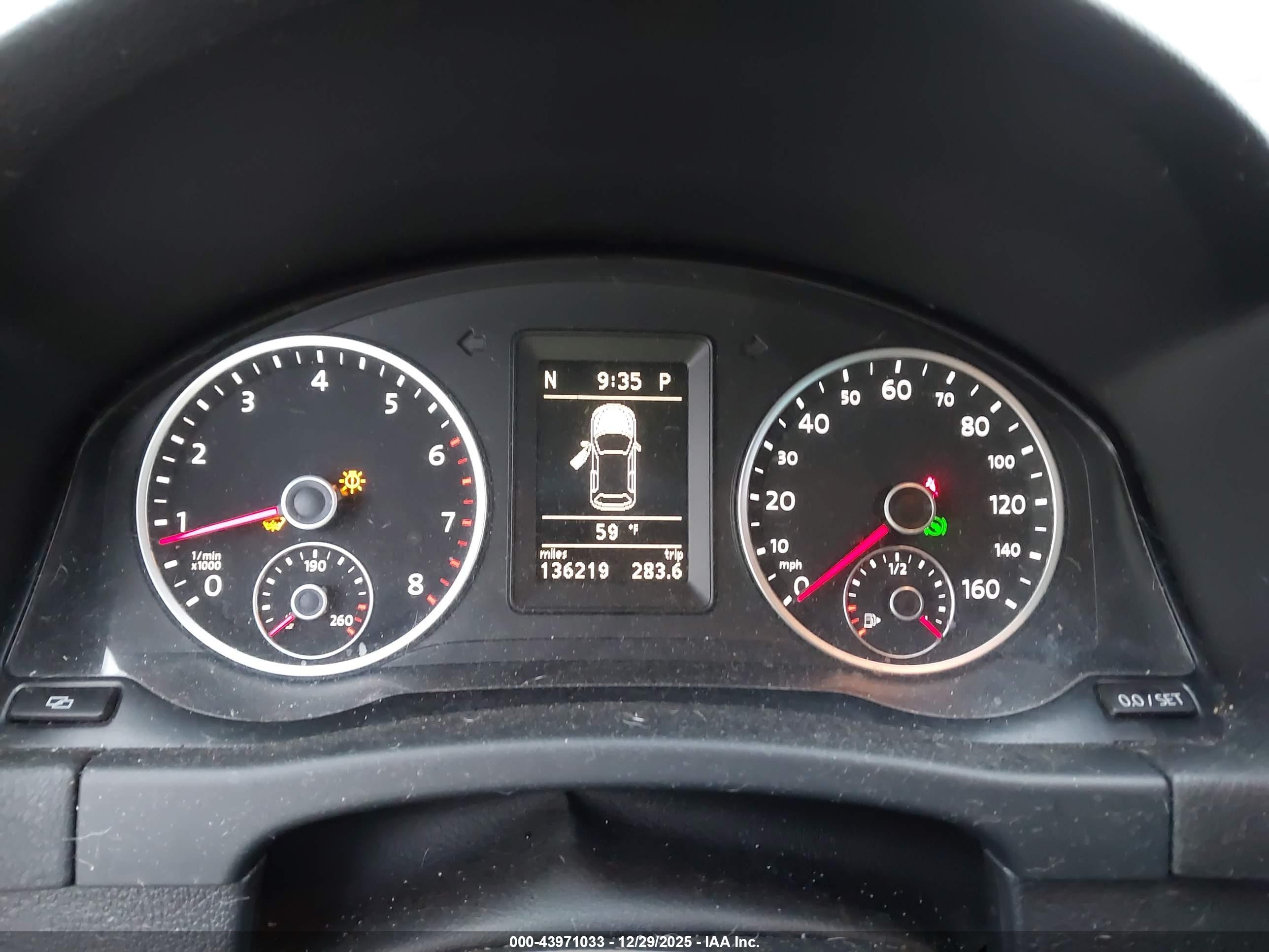 VOLKSWAGEN TIGUAN image 7