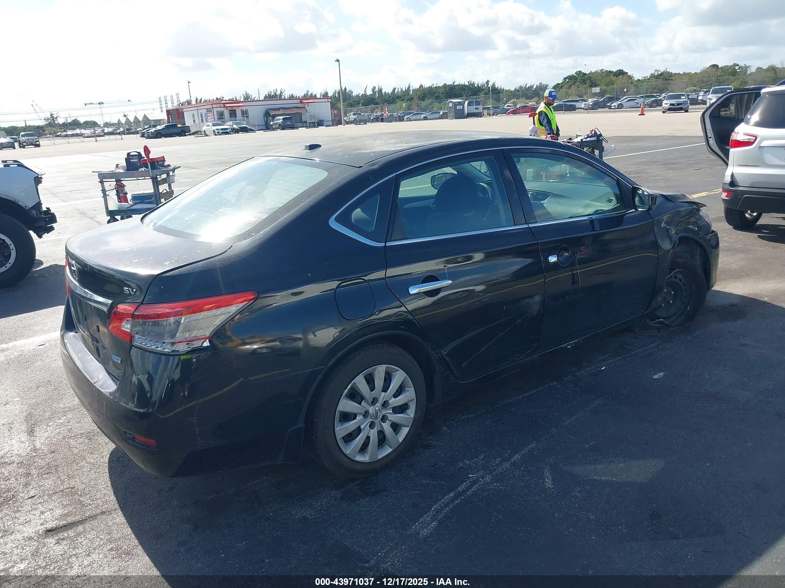 NISSAN SENTRA image 4
