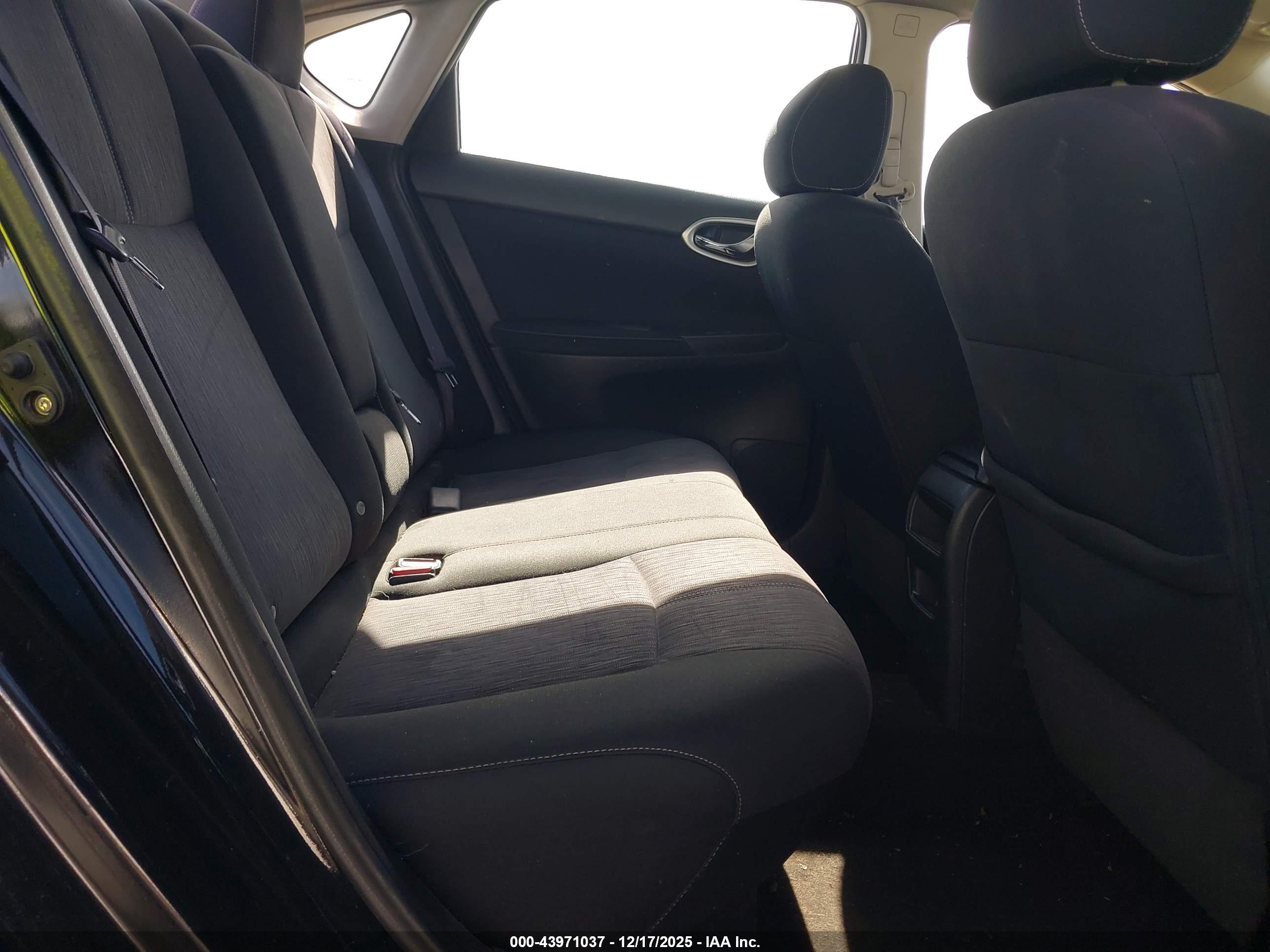 NISSAN SENTRA image 8