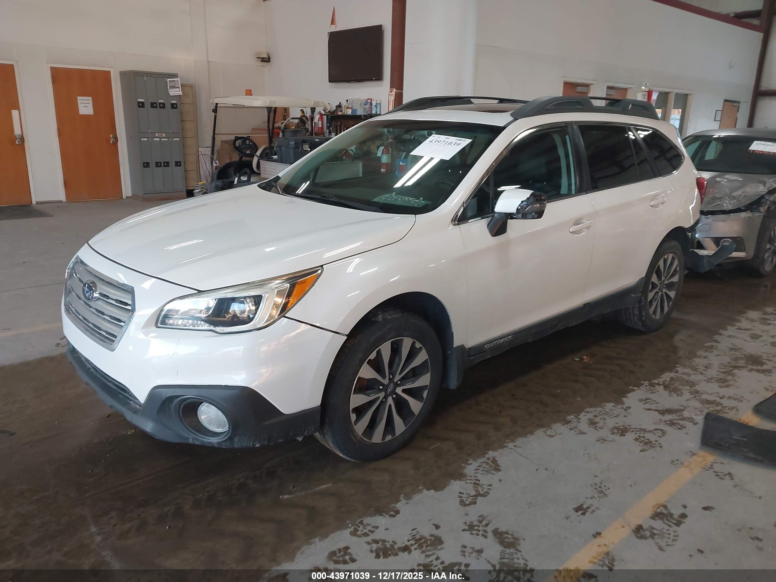 SUBARU OUTBACK image 2