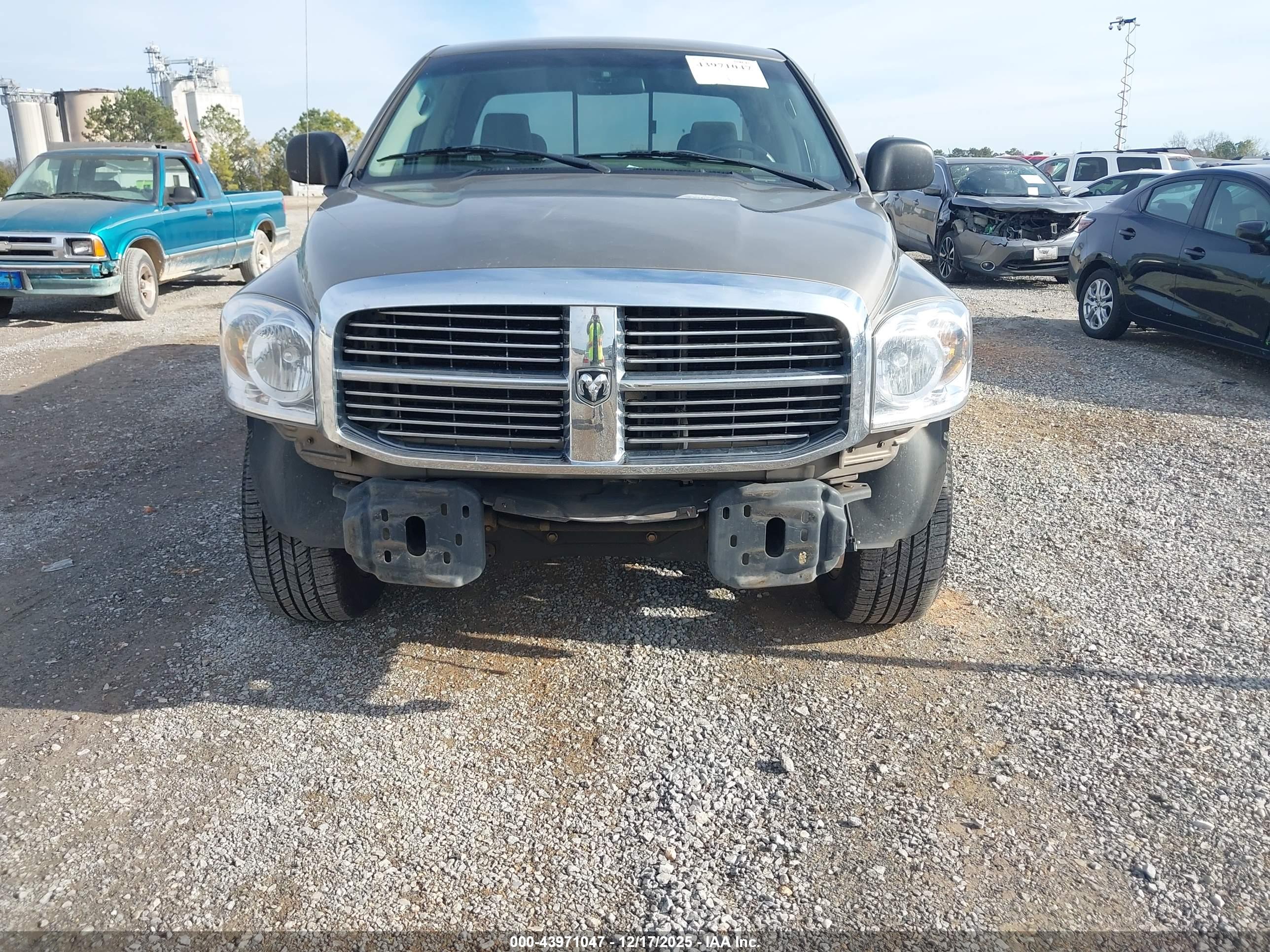 DODGE RAM image 6