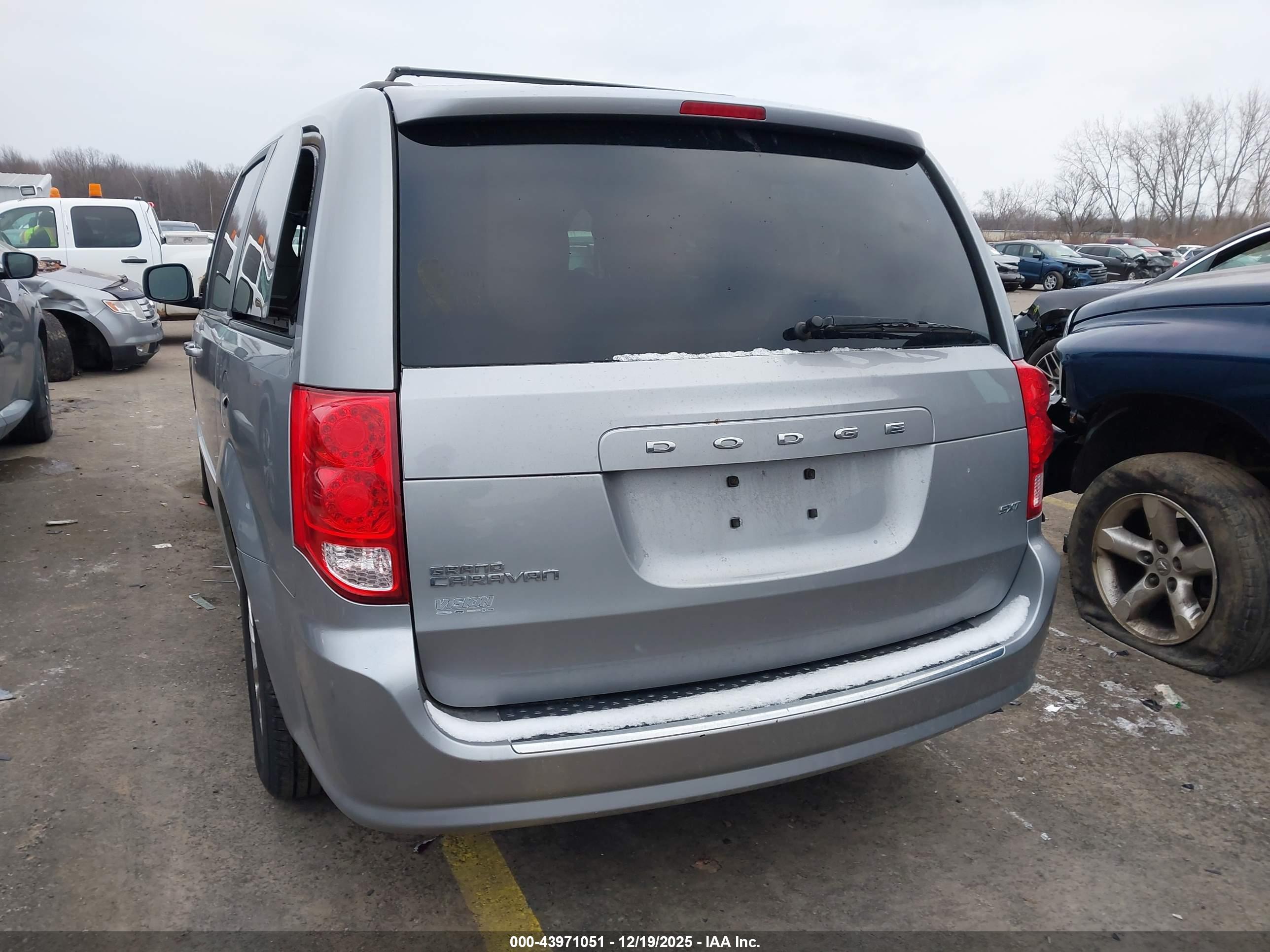 DODGE GRAND image 3