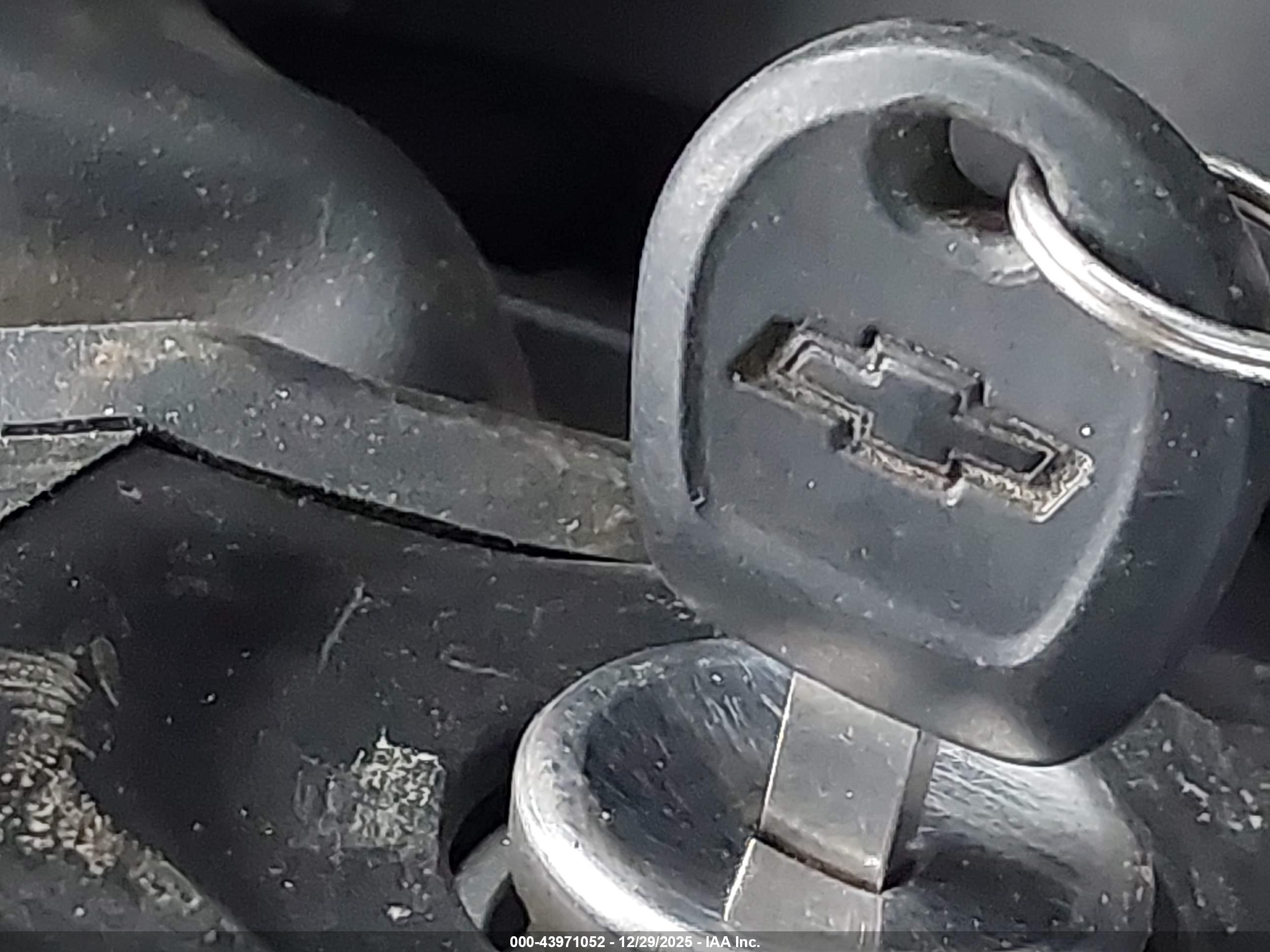 CHEVROLET SILVERADO image 11
