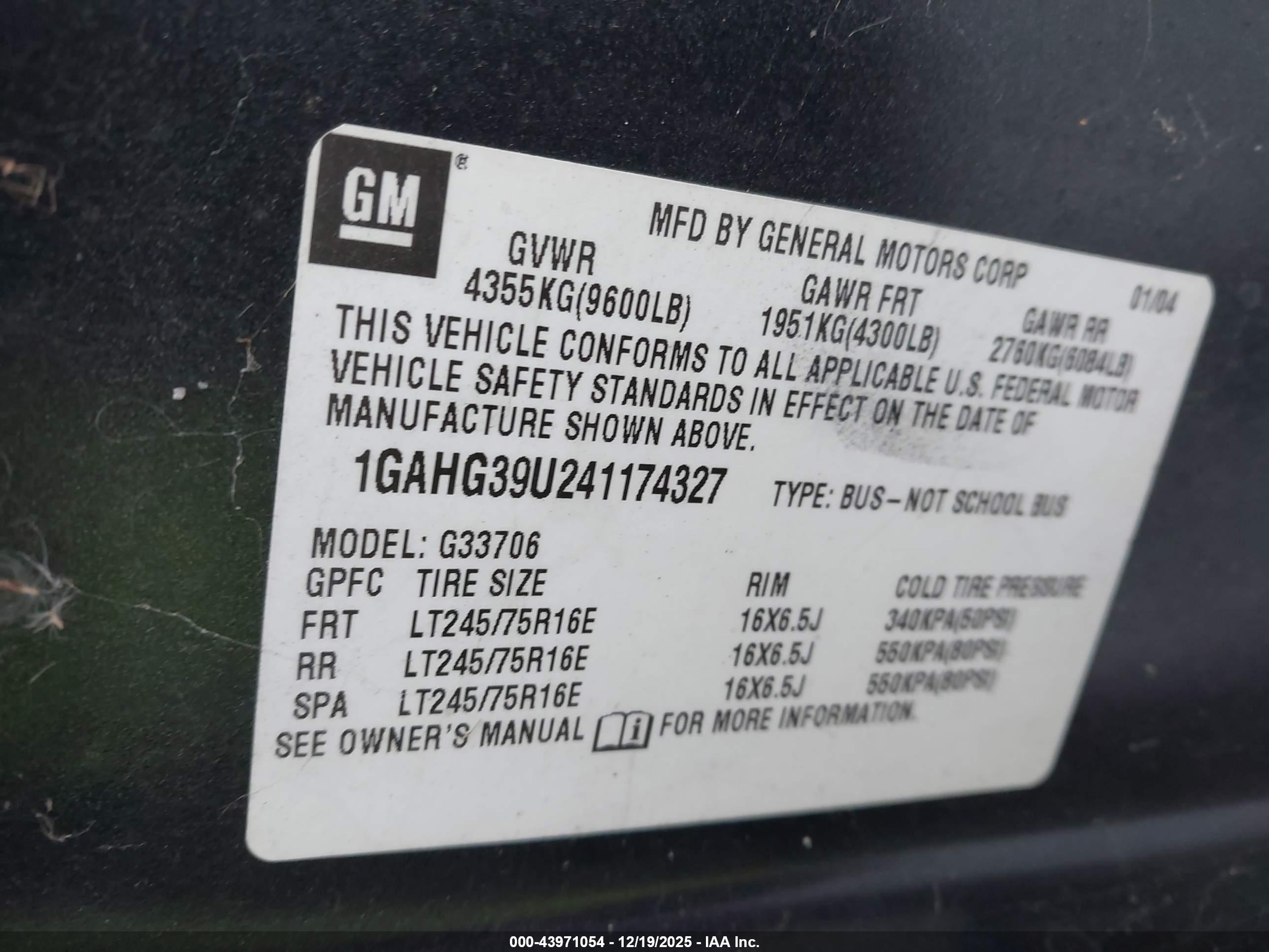 CHEVROLET EXPRESS image 9