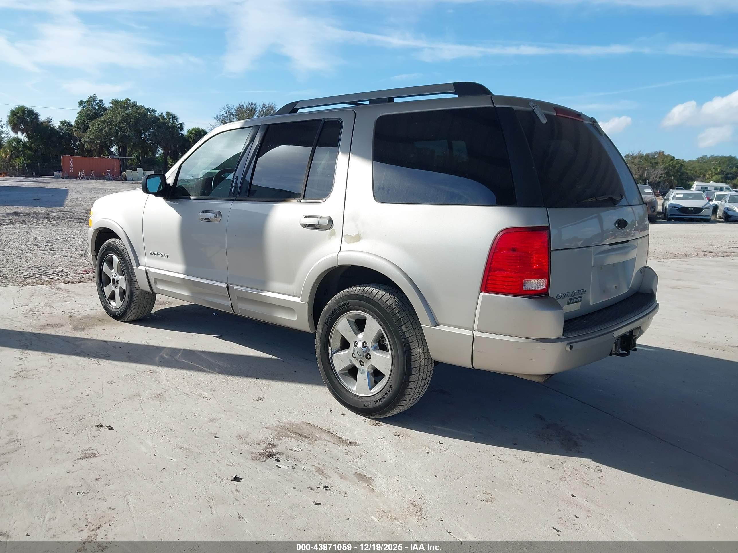 FORD EXPLORER image 3