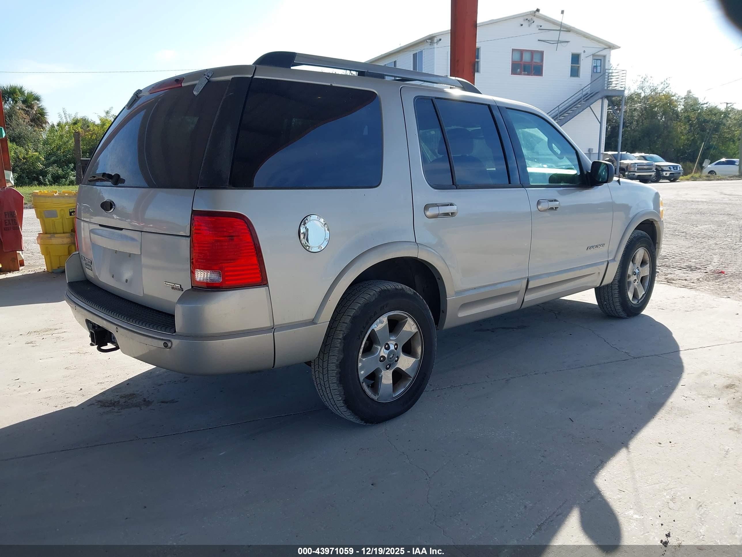 FORD EXPLORER image 4